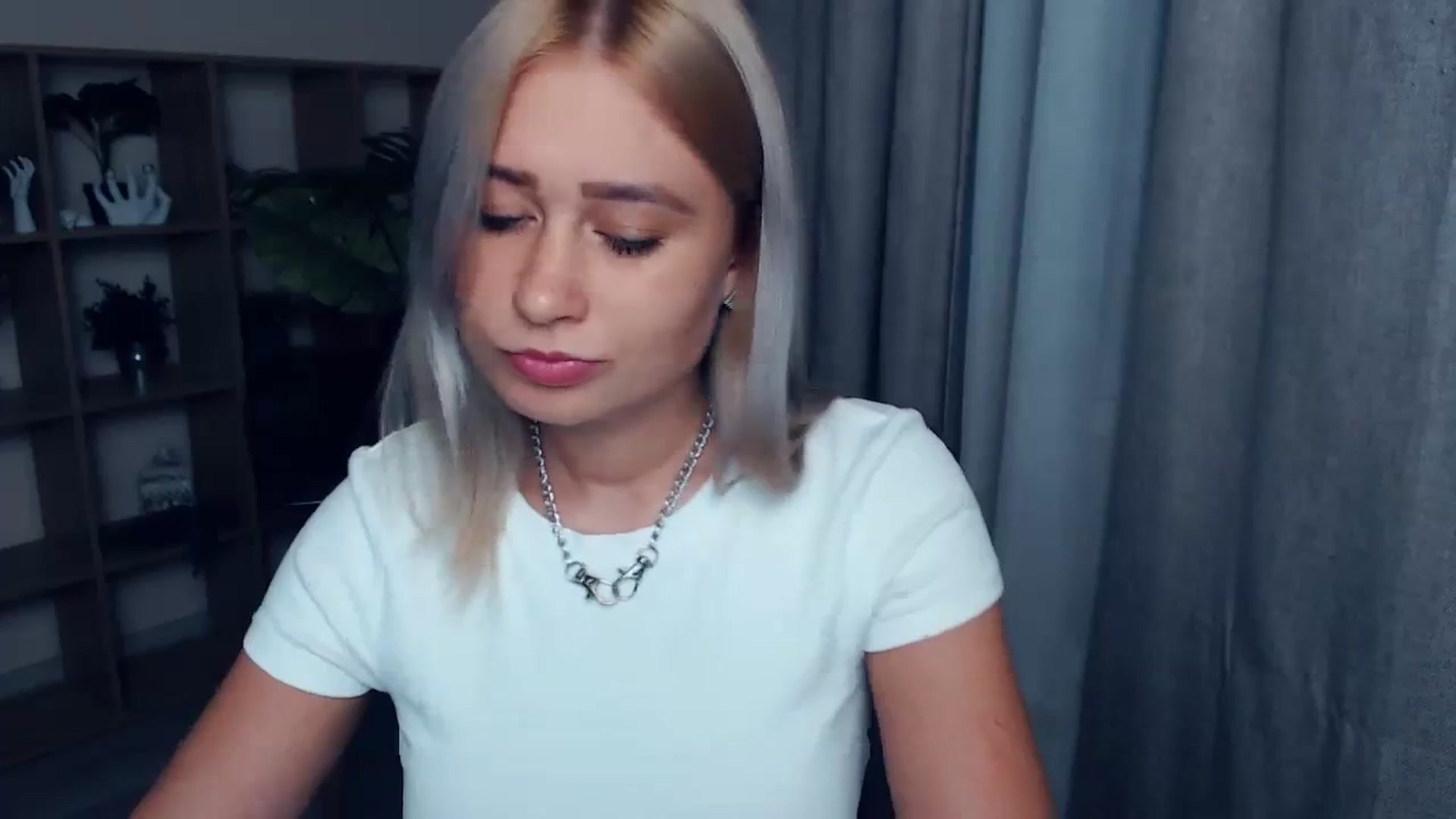 Gallery image thumbnail from Kukla_kolduna's myfreecams stream on, 09/23/2023, 16:58 image 7 of 20
