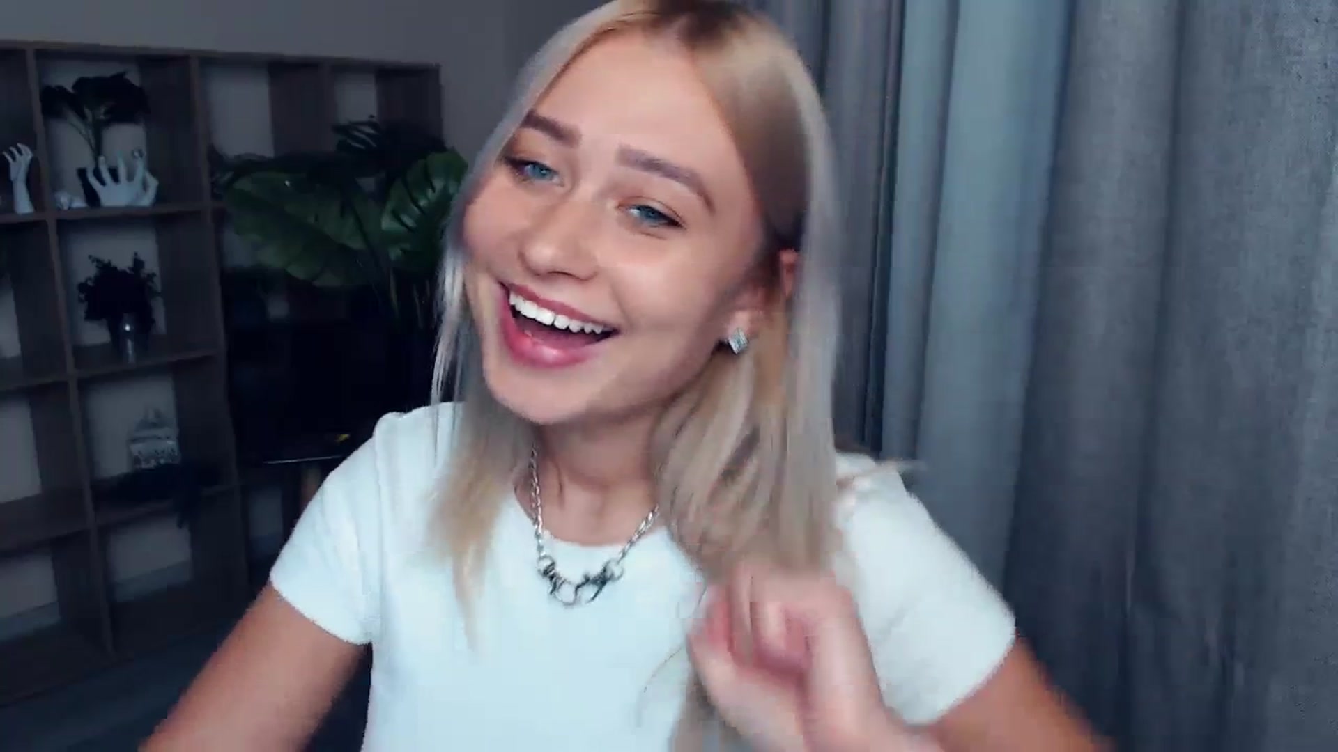 Gallery image thumbnail from Kukla_kolduna's myfreecams stream on, 09/23/2023, 16:58 image 17 of 20