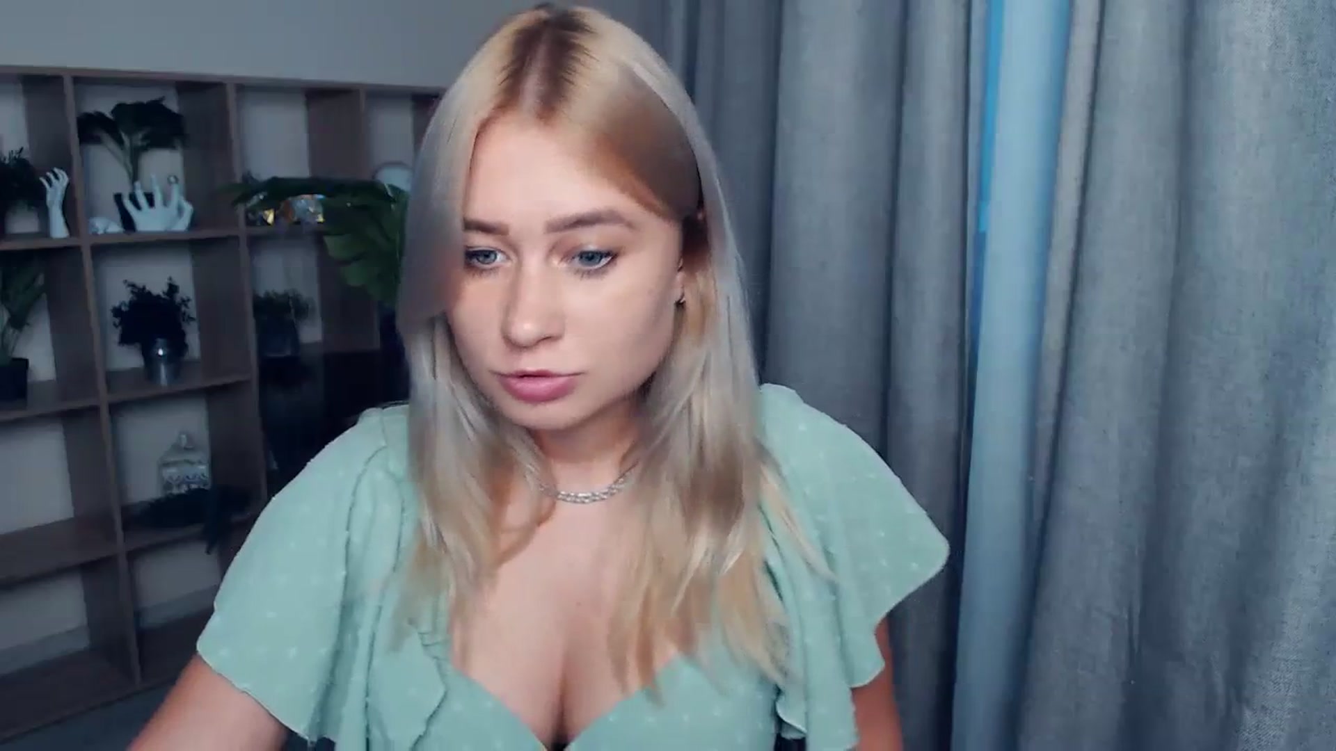 Gallery image thumbnail from Kukla_kolduna's myfreecams stream on, 09/24/2023, 16:06 image 12 of 20