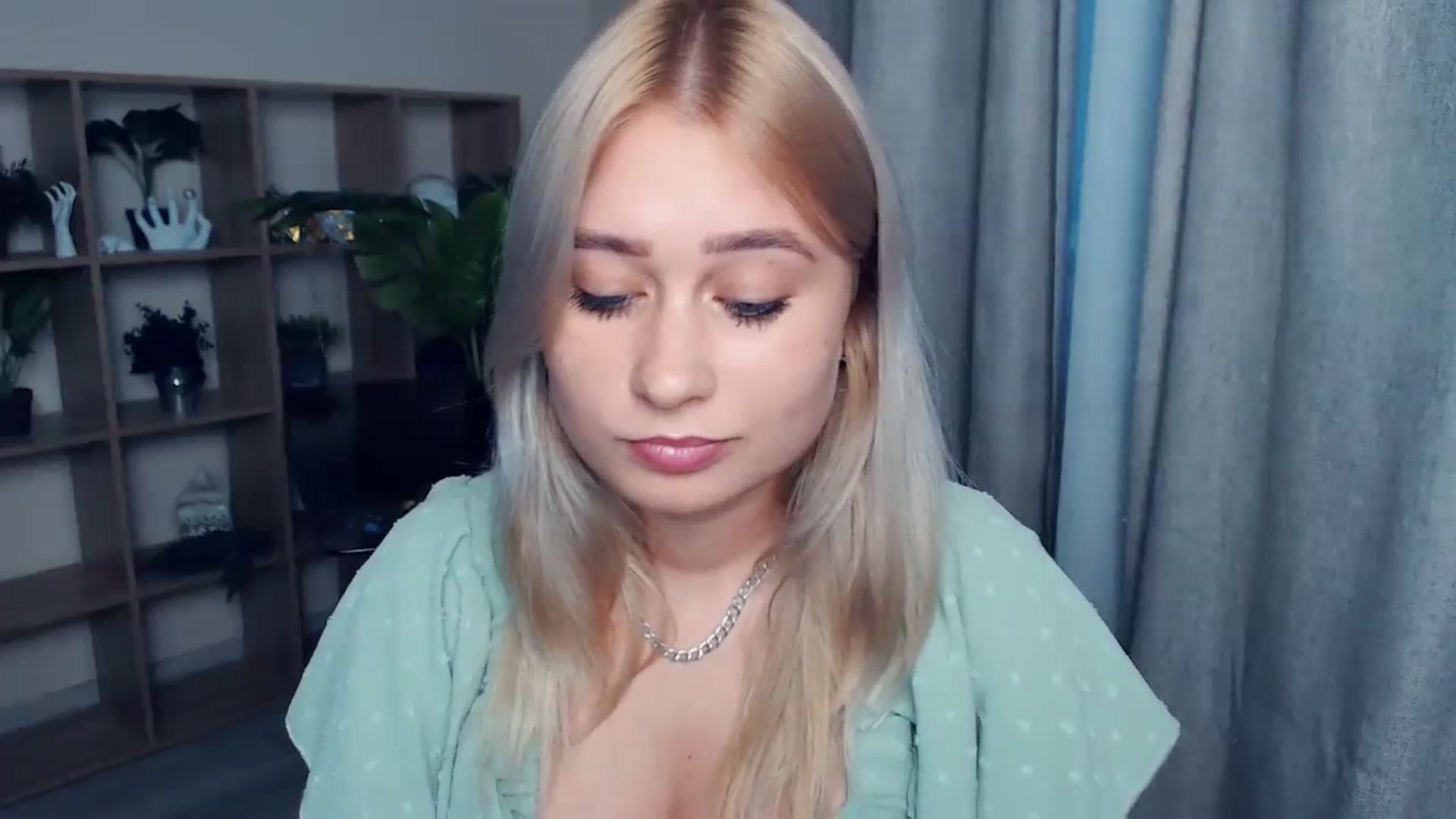 Gallery image thumbnail from Kukla_kolduna's myfreecams stream on, 09/24/2023, 16:06 image 15 of 20