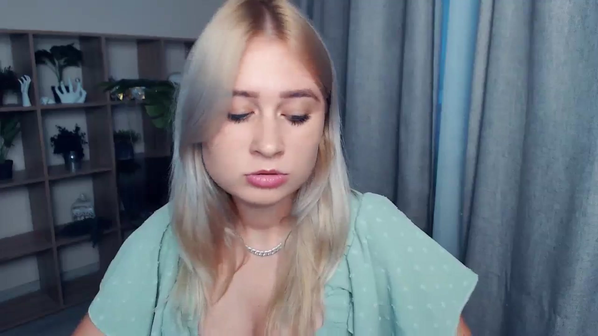 Gallery image thumbnail from Kukla_kolduna's myfreecams stream on, 09/24/2023, 16:06 image 14 of 20
