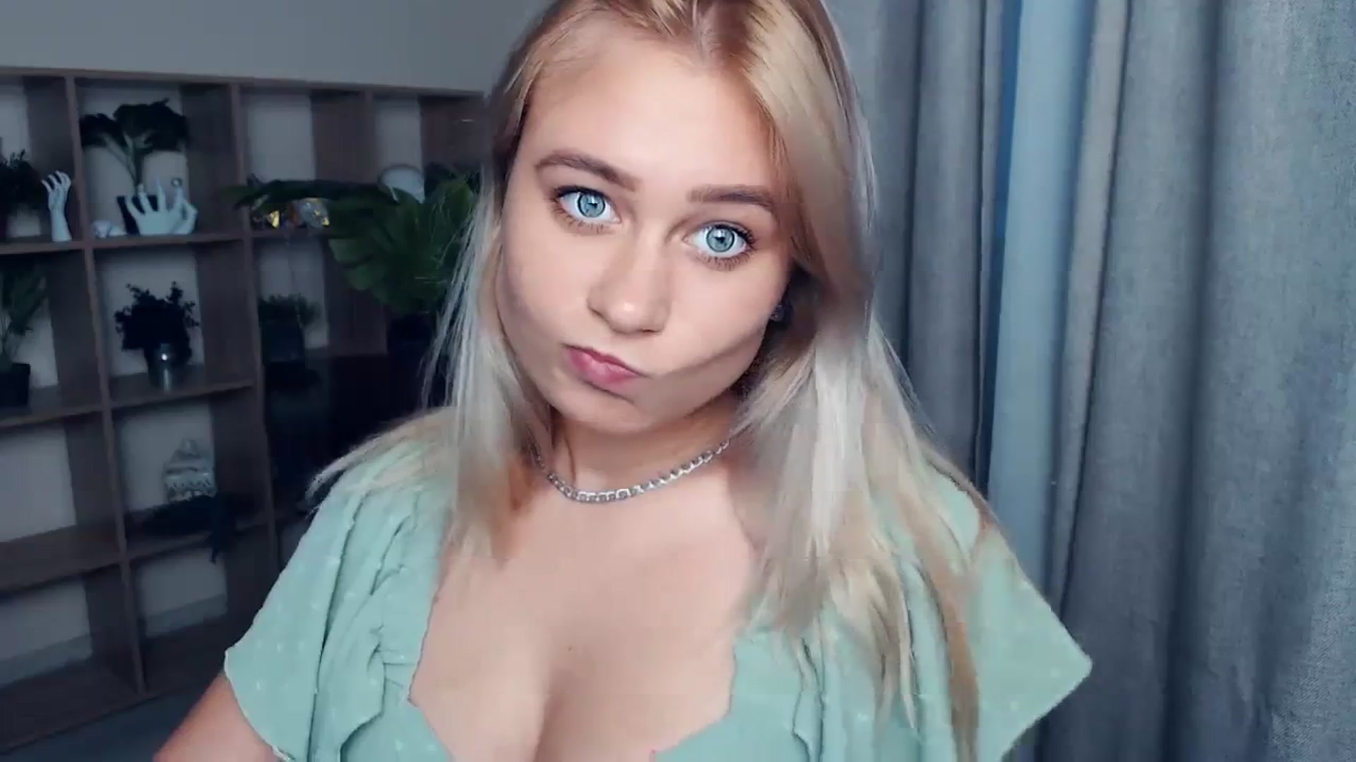 Gallery image thumbnail from Kukla_kolduna's myfreecams stream on, 09/24/2023, 16:06 image 20 of 20