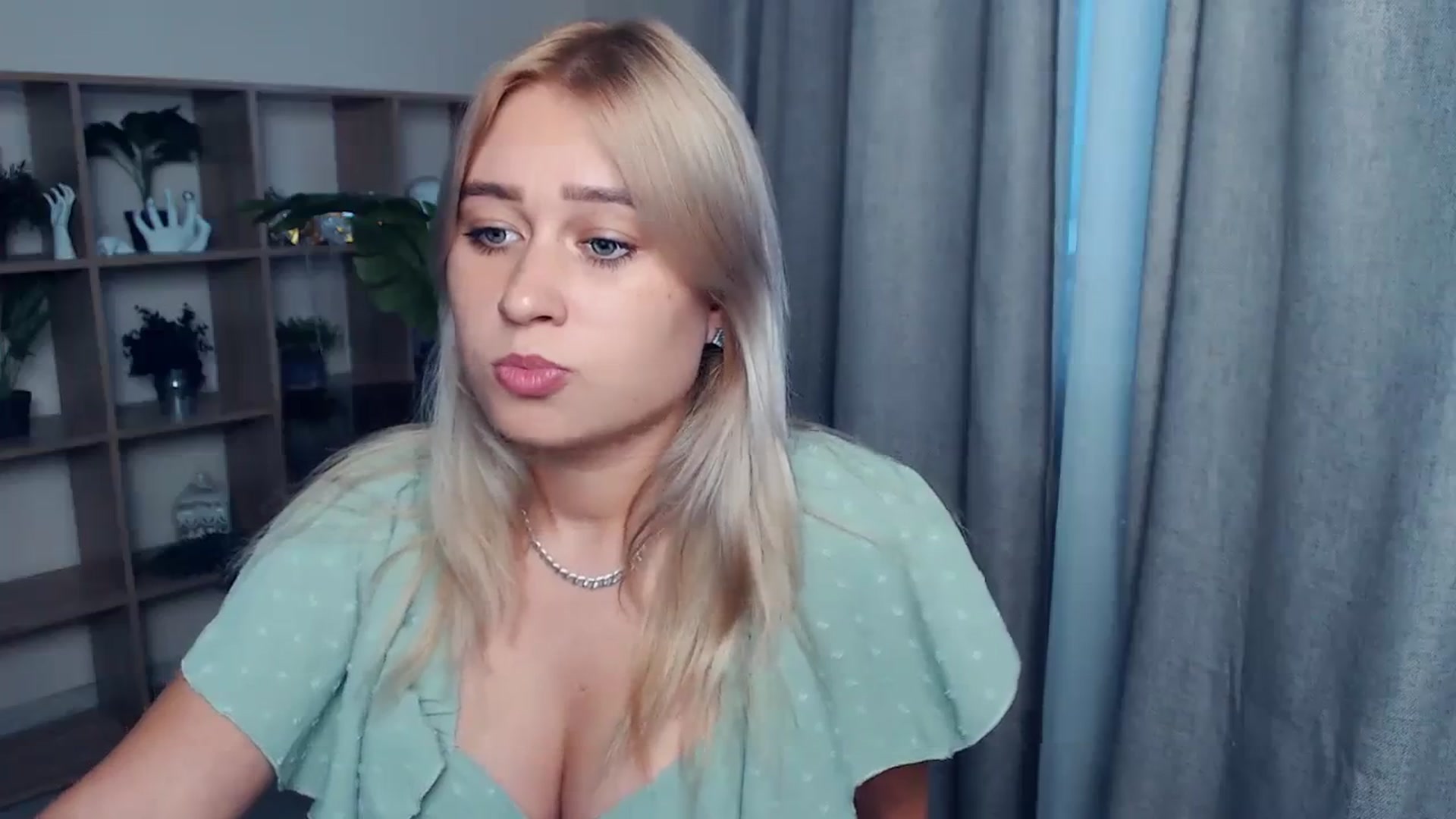 Gallery image thumbnail from Kukla_kolduna's myfreecams stream on, 09/24/2023, 16:06 image 6 of 20