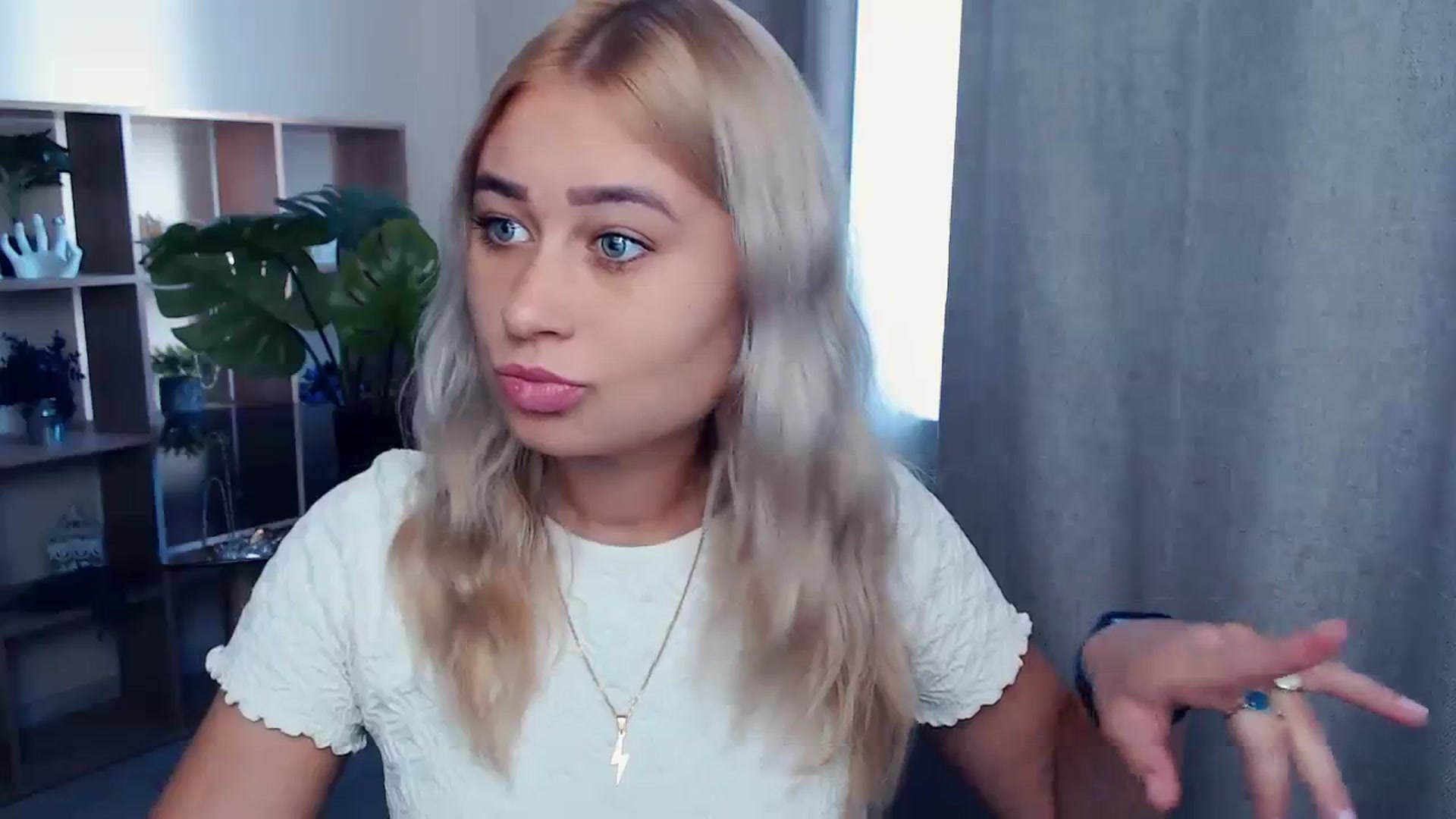 Gallery image thumbnail from Kukla_kolduna's myfreecams stream on, 09/28/2023, 12:05 image 8 of 20