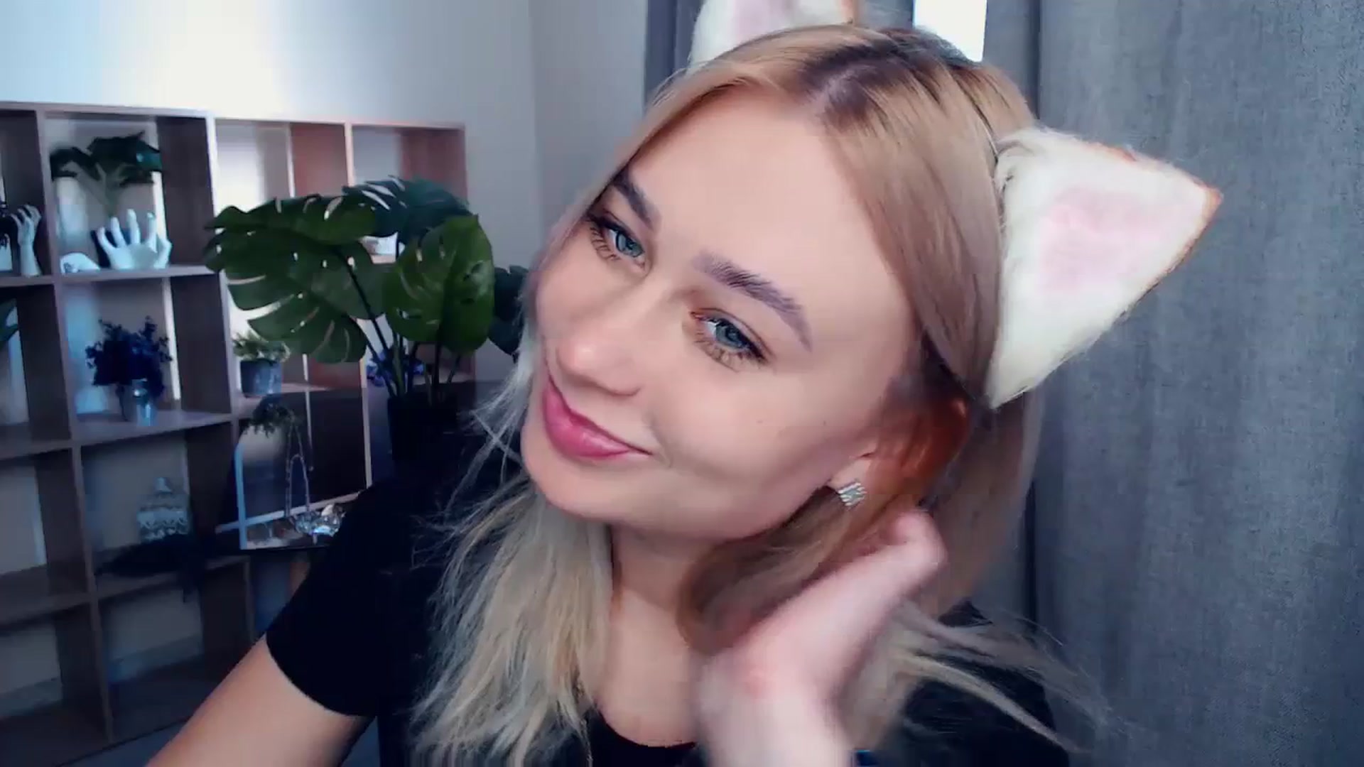 Gallery image thumbnail from Kukla_kolduna's myfreecams stream on, 10/08/2023, 14:06 image 14 of 20