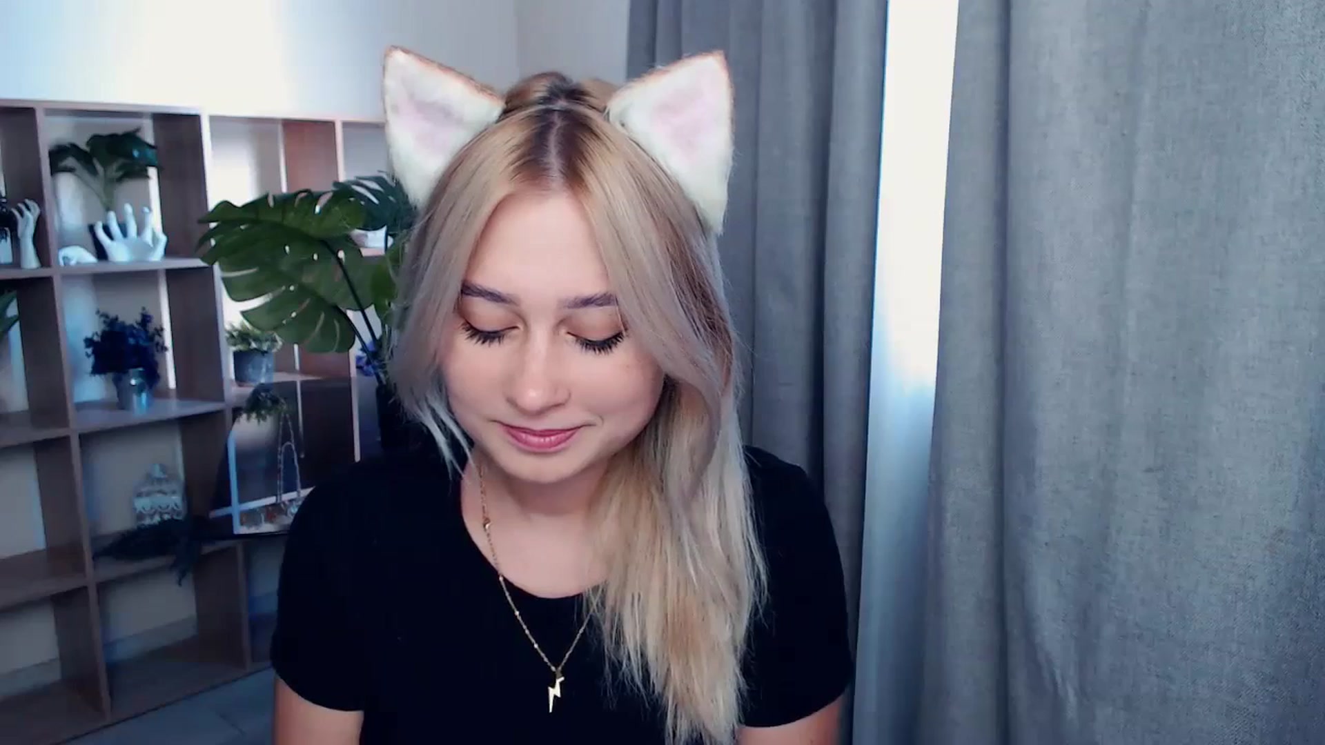 Gallery image thumbnail from Kukla_kolduna's myfreecams stream on, 10/08/2023, 14:06 image 16 of 20
