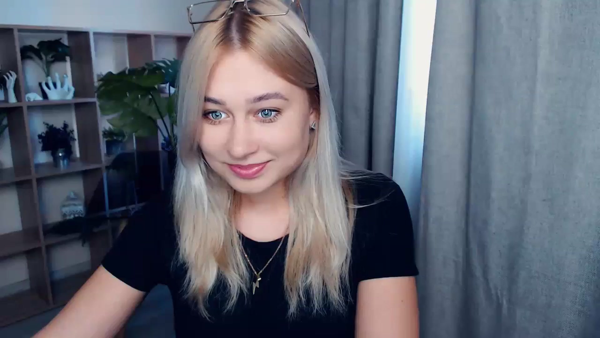 Gallery image thumbnail from Kukla_kolduna's myfreecams stream on, 10/08/2023, 15:15 image 11 of 20