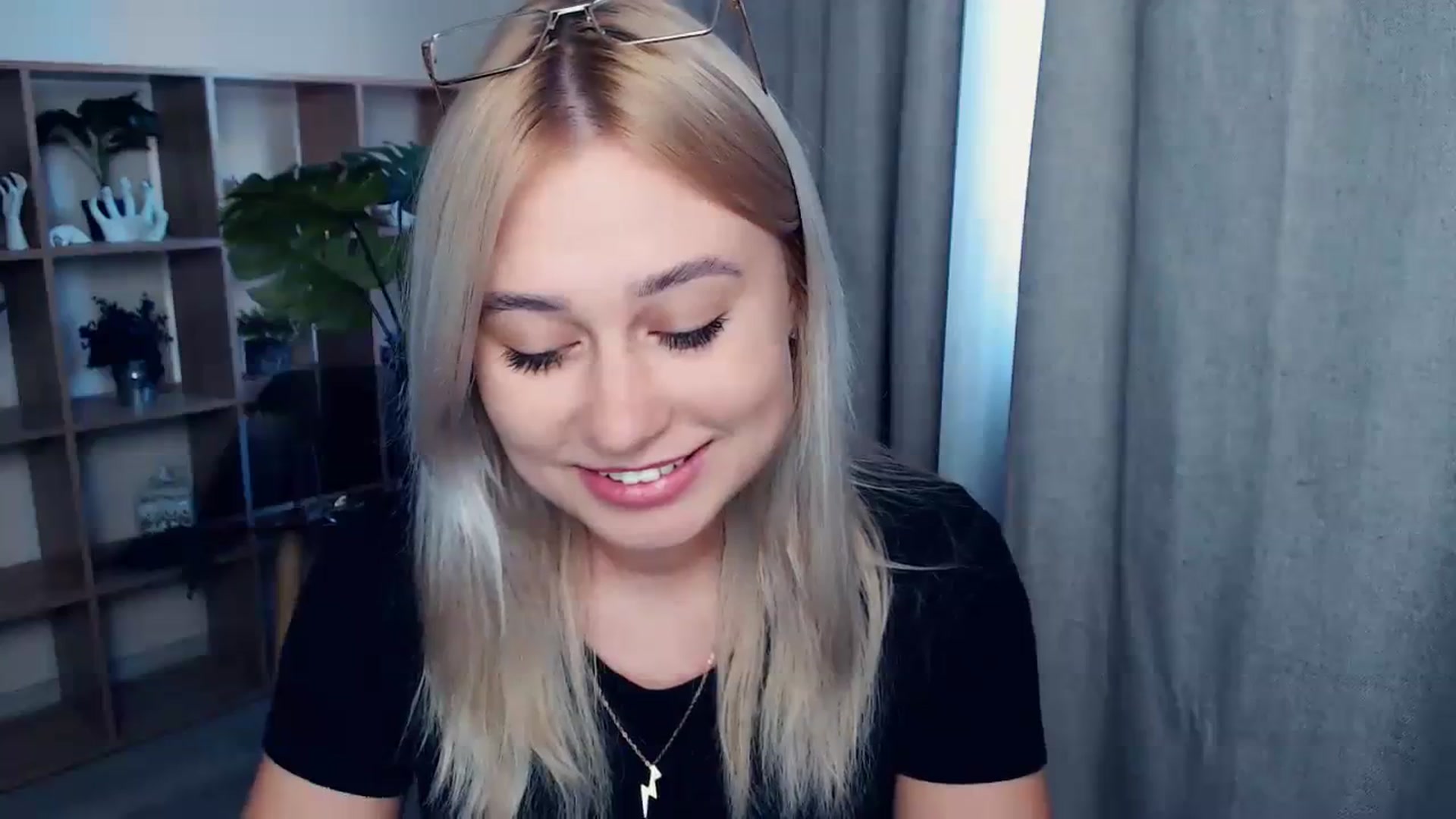 Gallery image thumbnail from Kukla_kolduna's myfreecams stream on, 10/08/2023, 15:15 image 10 of 20