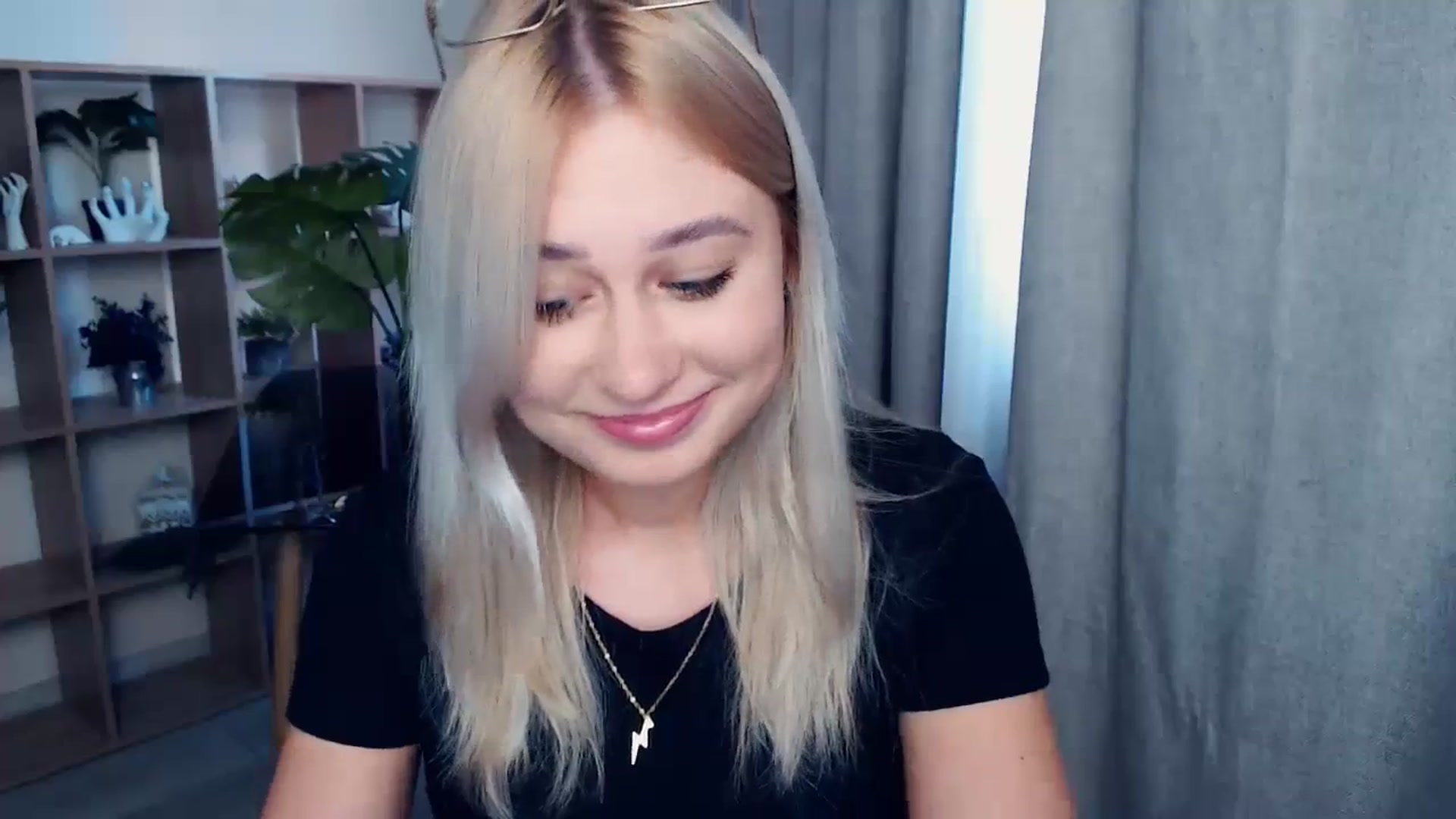 Gallery image thumbnail from Kukla_kolduna's myfreecams stream on, 10/08/2023, 15:15 image 9 of 20