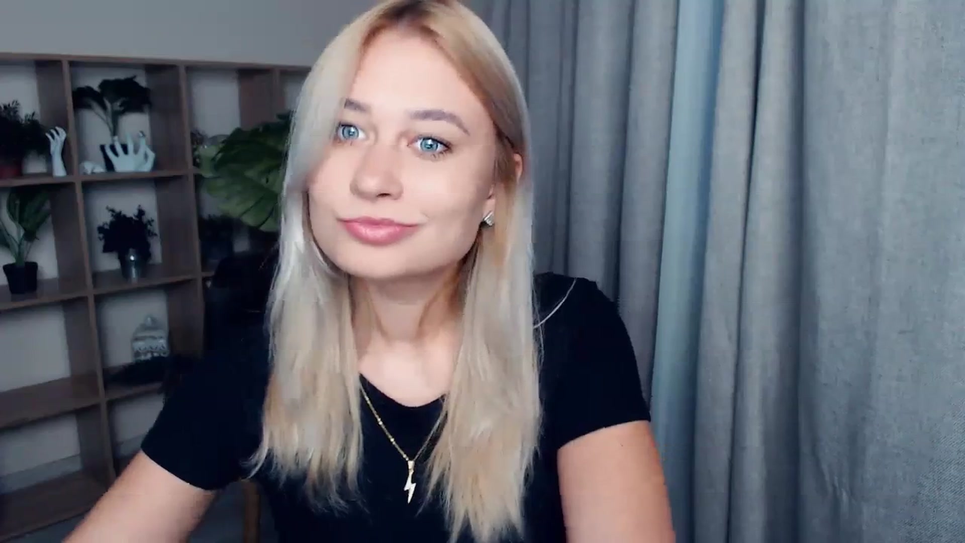 Gallery image thumbnail from Kukla_kolduna's myfreecams stream on, 10/08/2023, 16:09 image 3 of 20