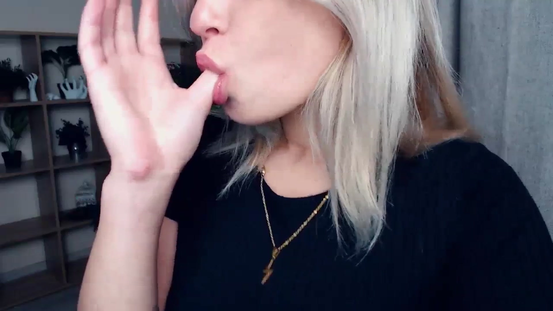 Gallery image thumbnail from Kukla_kolduna's myfreecams stream on, 10/08/2023, 16:09 image 4 of 20