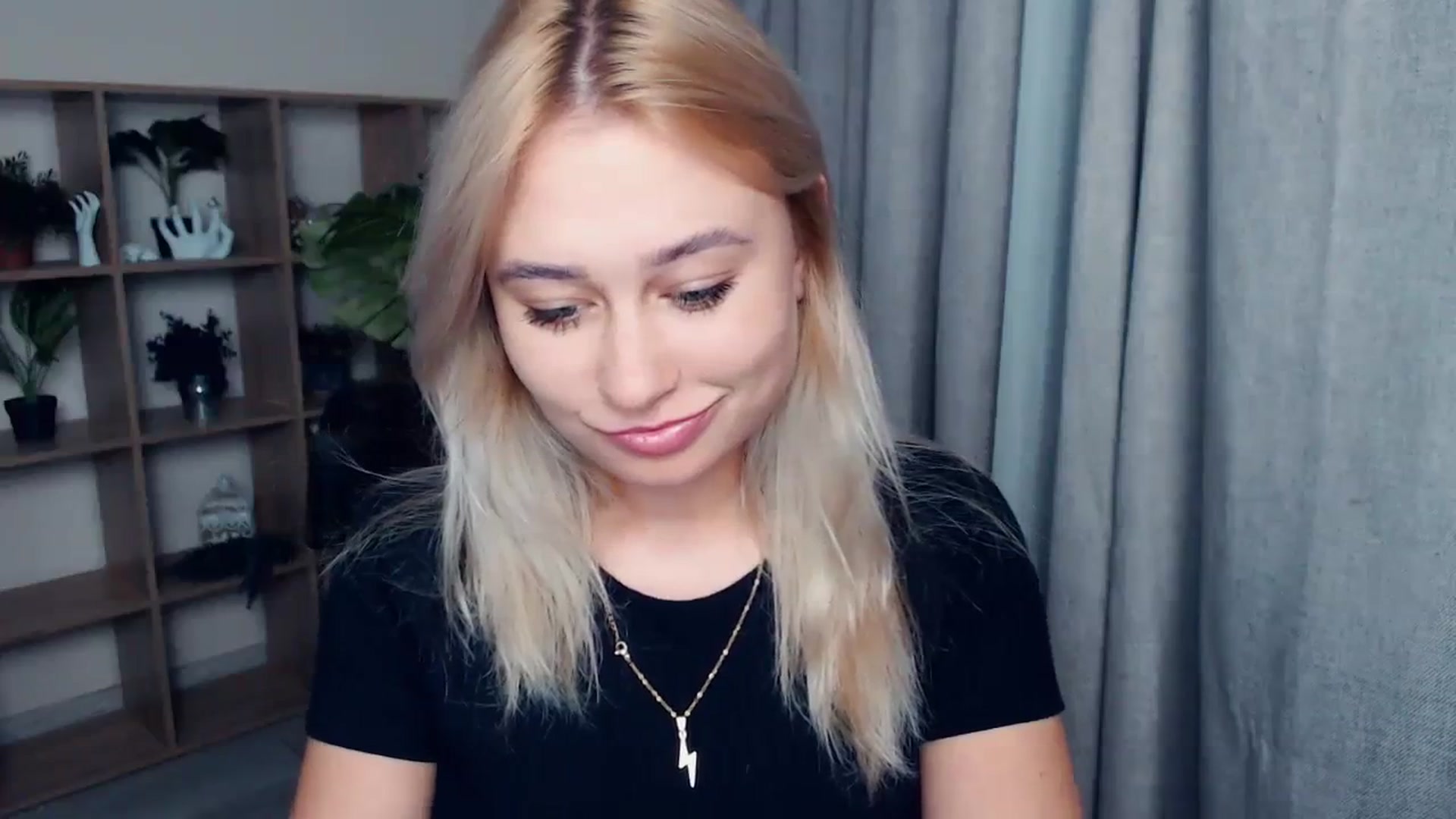 Gallery image thumbnail from Kukla_kolduna's myfreecams stream on, 10/08/2023, 16:09 image 17 of 20