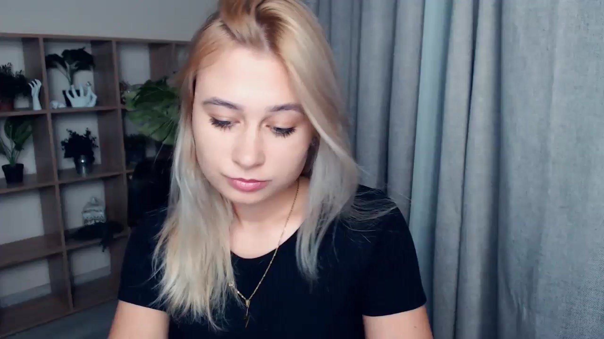 Gallery image thumbnail from Kukla_kolduna's myfreecams stream on, 10/08/2023, 16:09 image 20 of 20