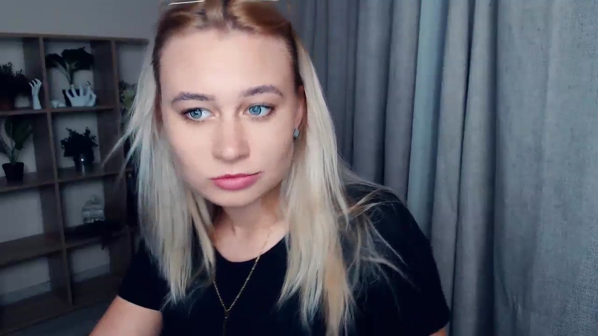 Gallery image thumbnail from Kukla_kolduna's myfreecams stream on, 10/08/2023, 16:09 image 9 of 20