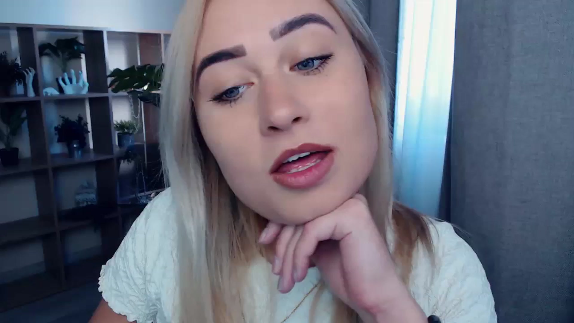 Gallery image thumbnail from Kukla_kolduna's myfreecams stream on, 10/11/2023, 13:38 image 11 of 20
