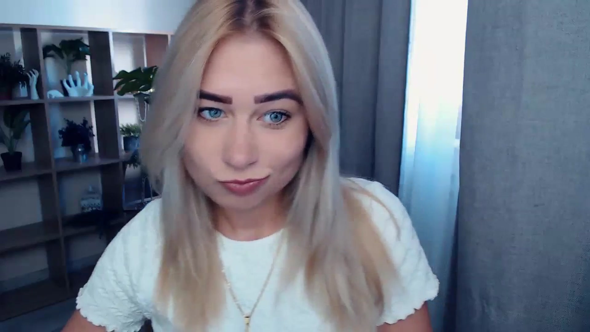 Gallery image thumbnail from Kukla_kolduna's myfreecams stream on, 10/11/2023, 13:38 image 4 of 20