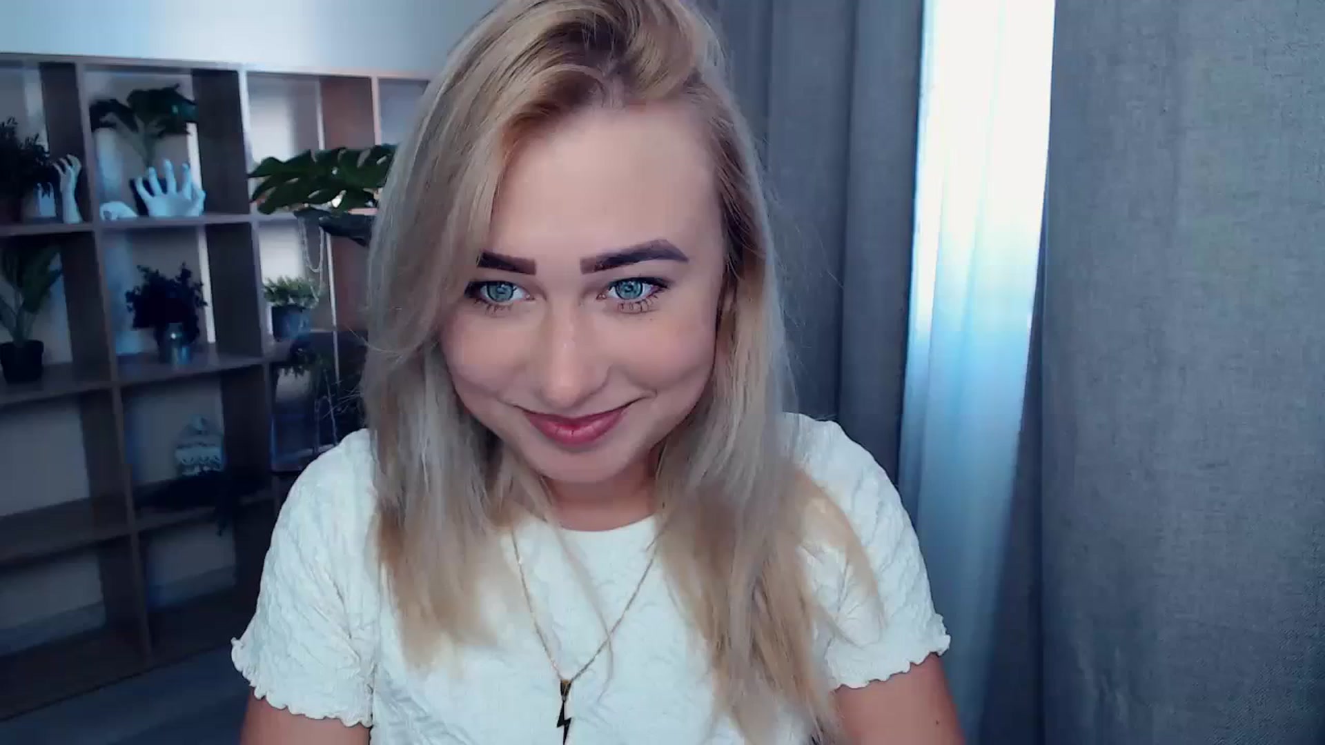 Gallery image thumbnail from Kukla_kolduna's myfreecams stream on, 10/11/2023, 13:38 image 17 of 20