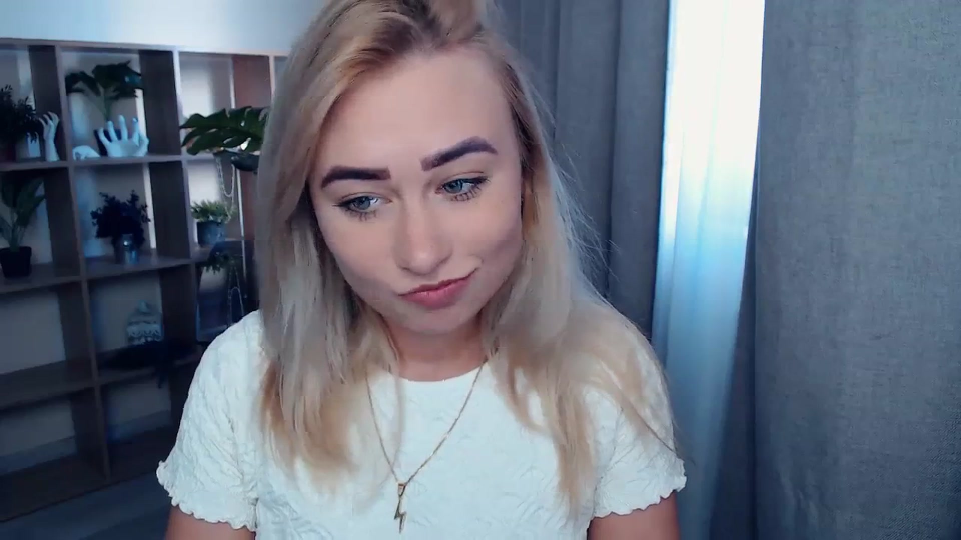 Gallery image thumbnail from Kukla_kolduna's myfreecams stream on, 10/11/2023, 13:38 image 15 of 20