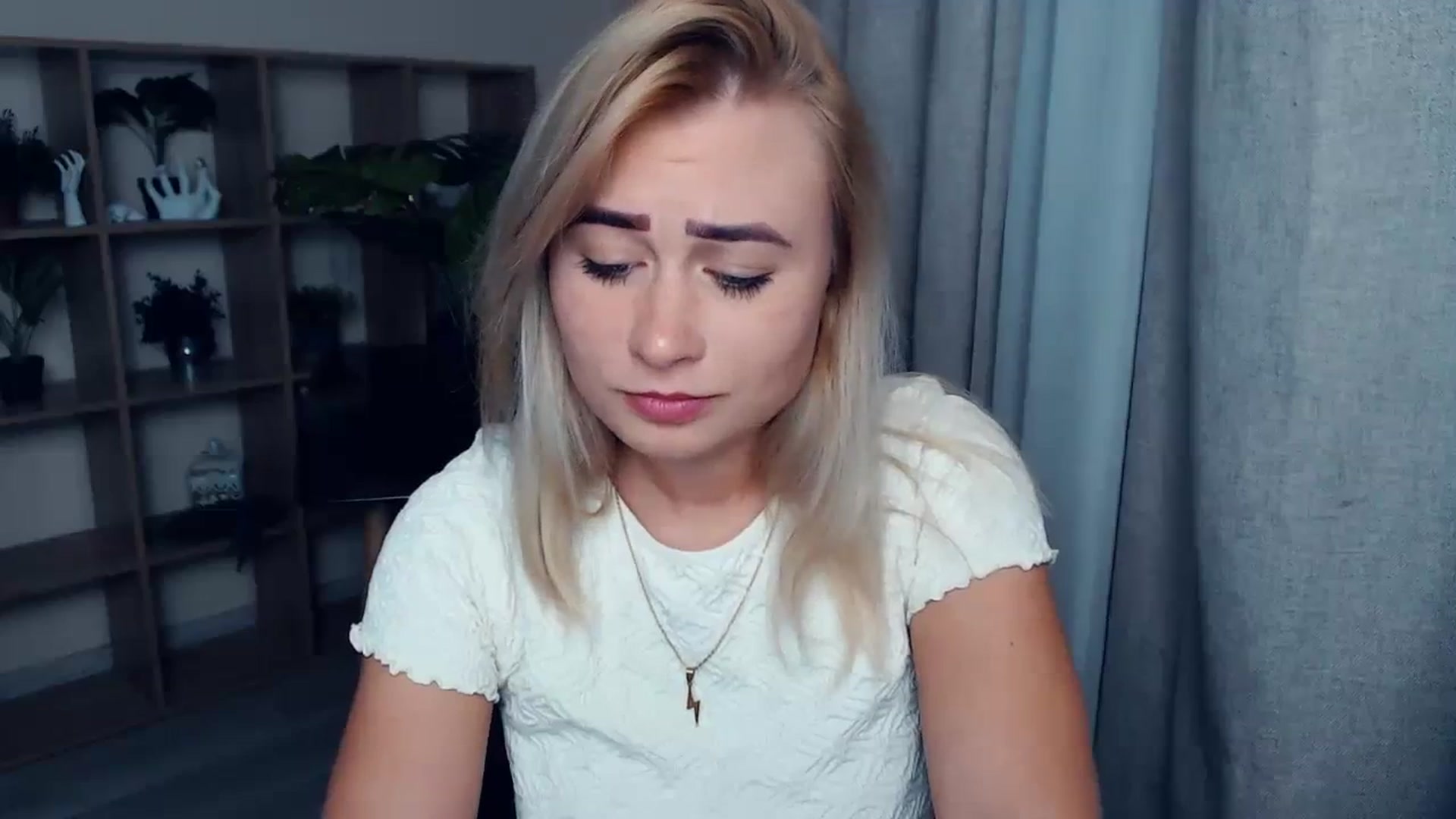 Gallery image thumbnail from Kukla_kolduna's myfreecams stream on, 10/11/2023, 16:02 image 16 of 20