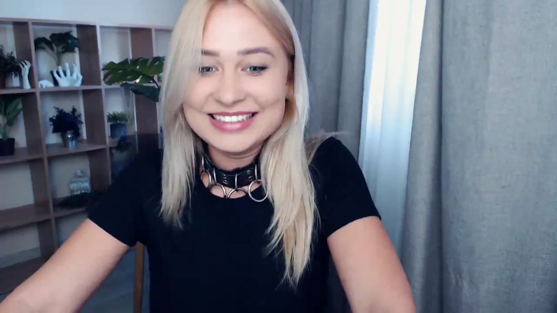 Gallery image thumbnail from Kukla_kolduna's myfreecams stream on, 10/12/2023, 14:26 image 16 of 20