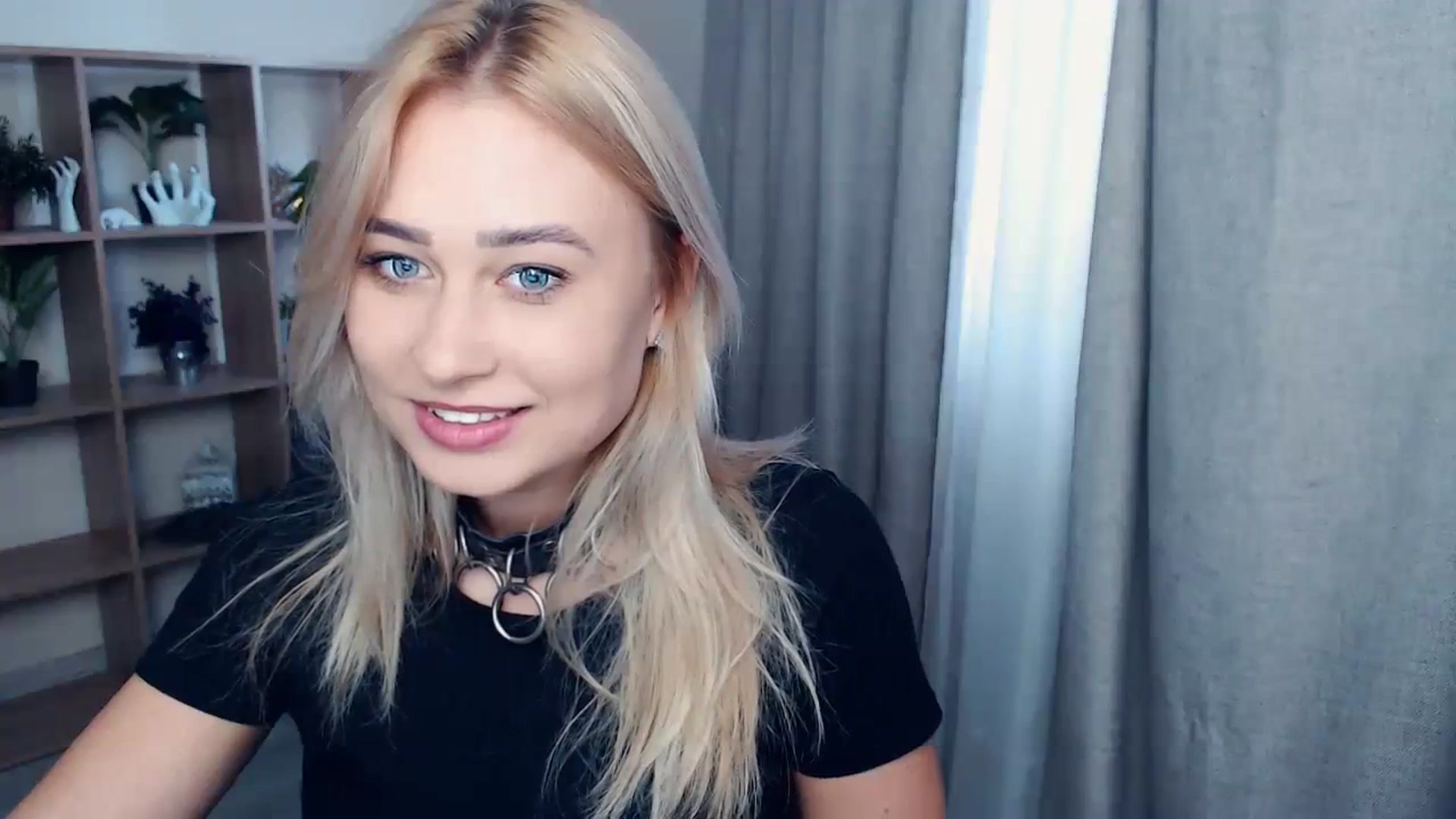 Gallery image thumbnail from Kukla_kolduna's myfreecams stream on, 10/12/2023, 14:26 image 18 of 20