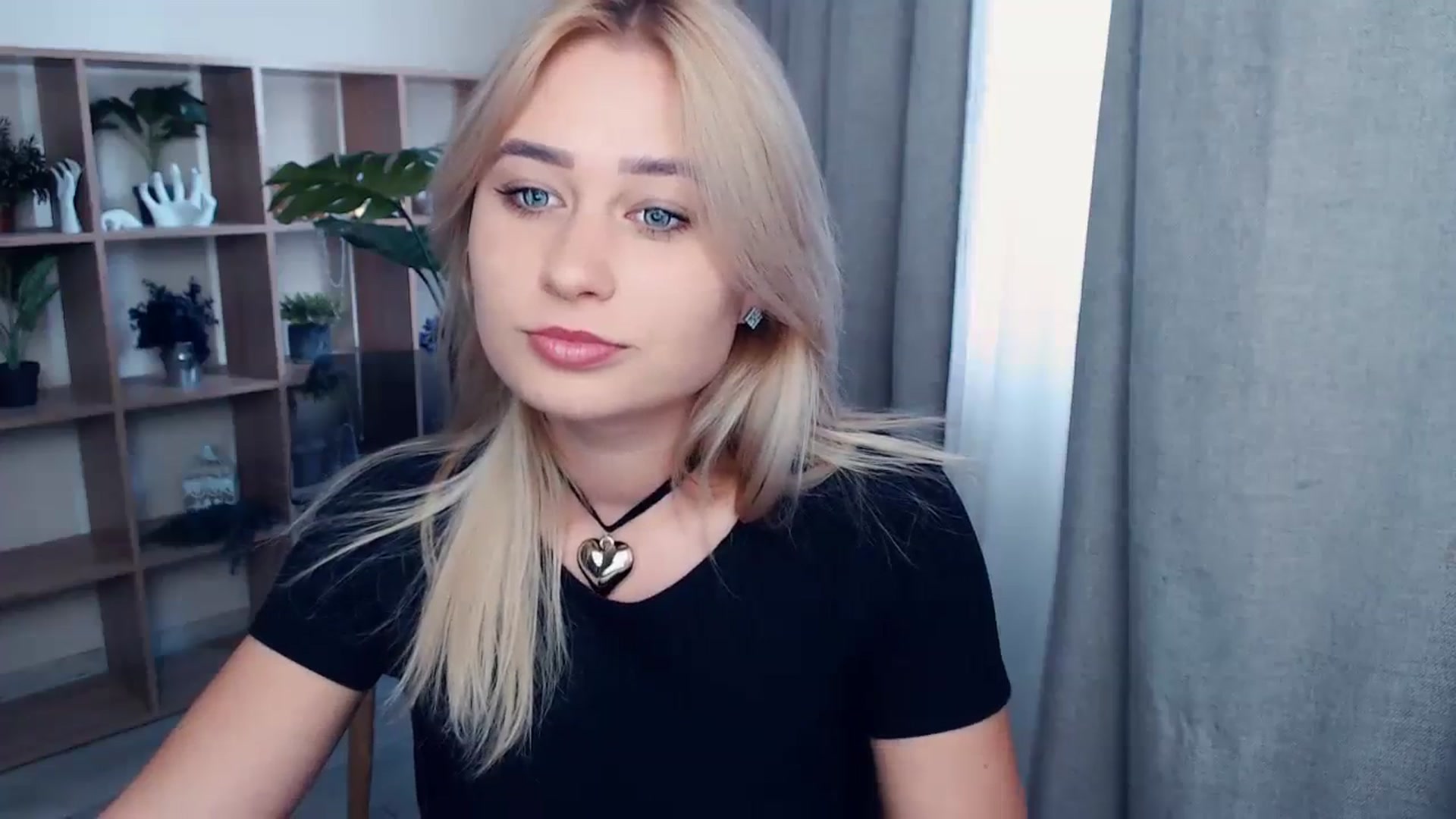 Gallery image thumbnail from Kukla_kolduna's myfreecams stream on, 10/12/2023, 14:26 image 5 of 20