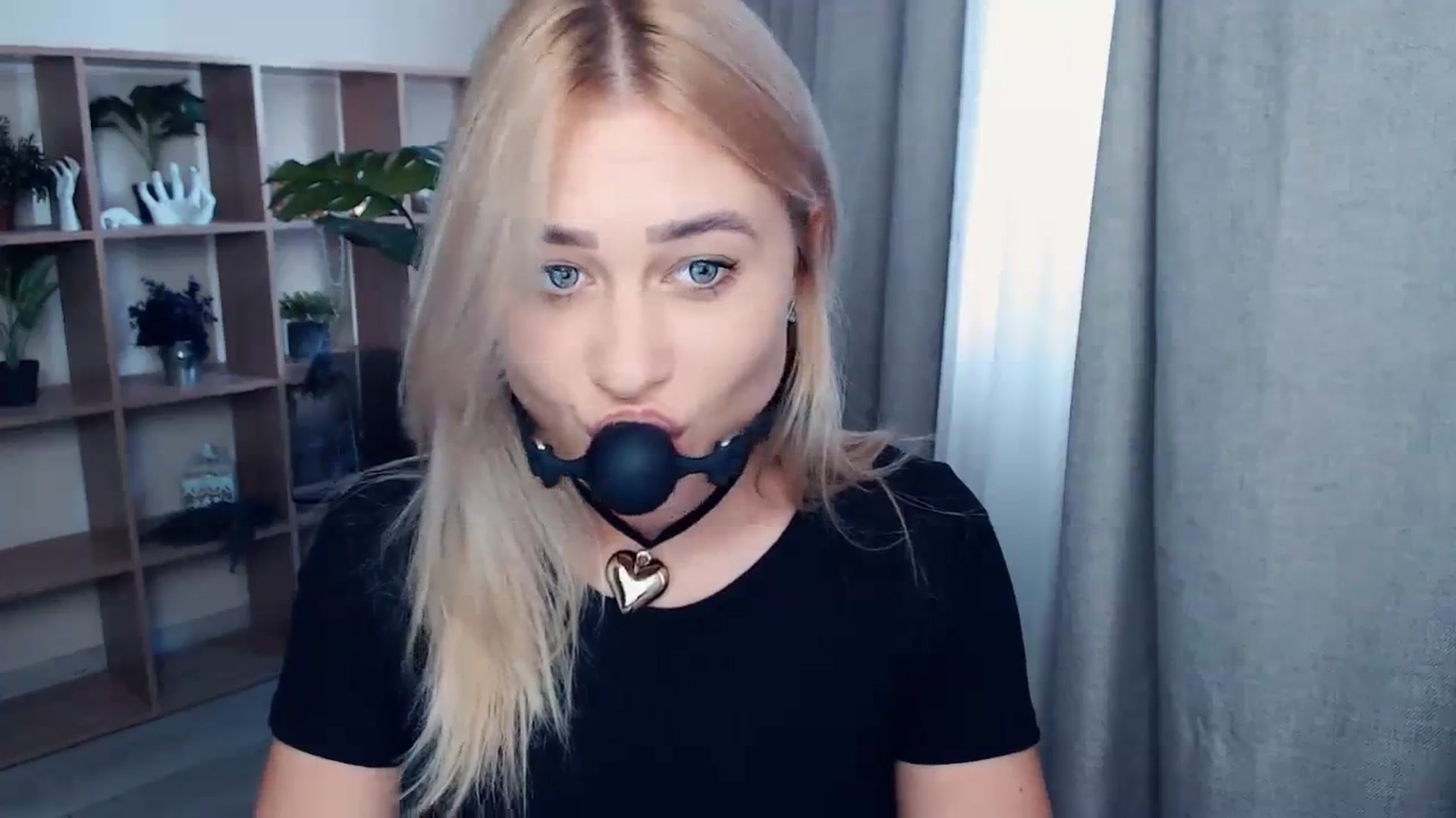 Gallery image thumbnail from Kukla_kolduna's myfreecams stream on, 10/12/2023, 14:26 image 12 of 20