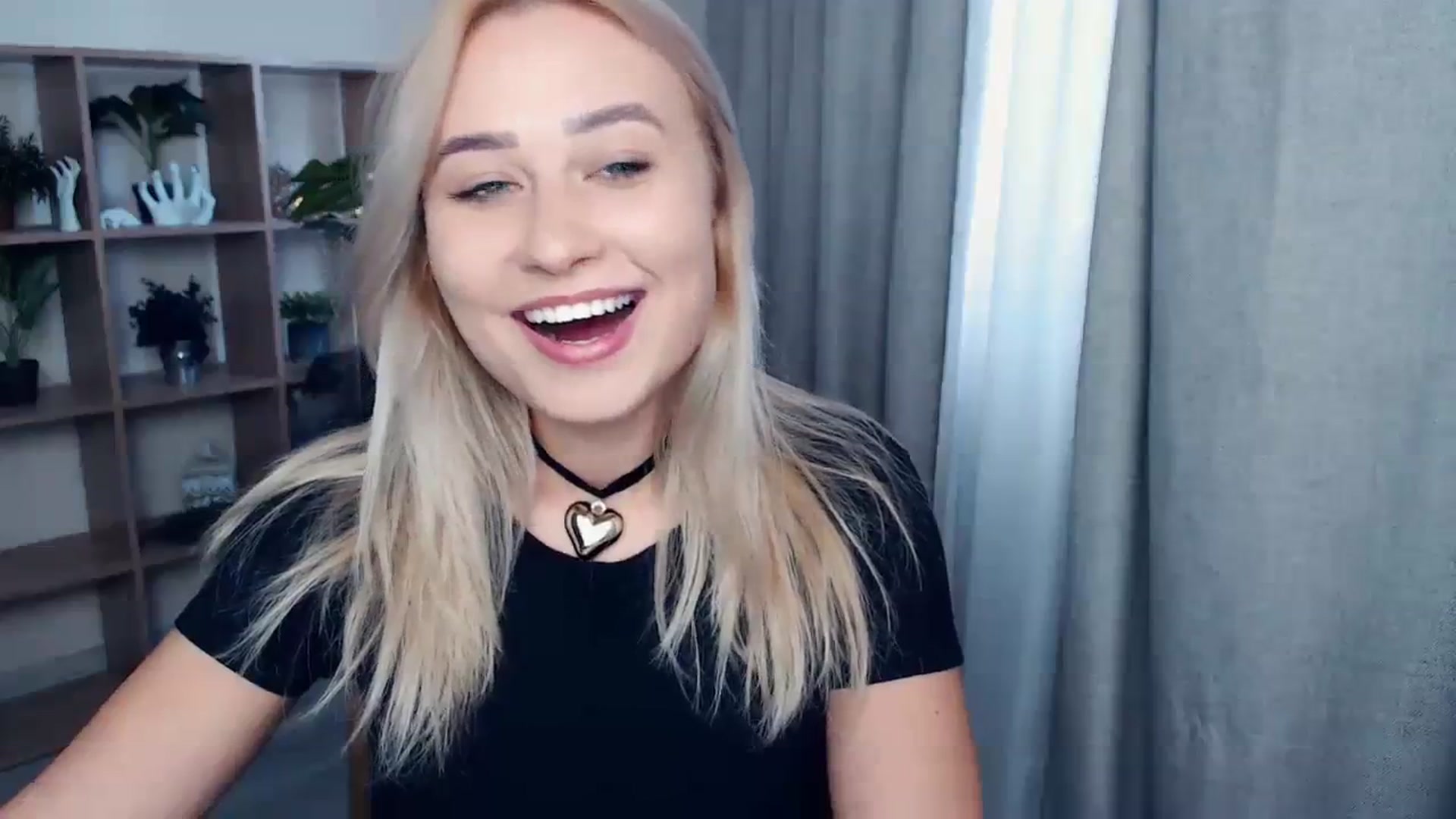Gallery image thumbnail from Kukla_kolduna's myfreecams stream on, 10/12/2023, 14:26 image 19 of 20