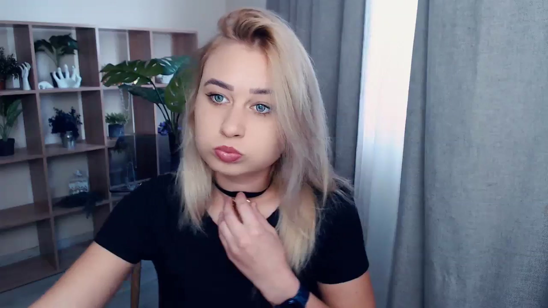 Gallery image thumbnail from Kukla_kolduna's myfreecams stream on, 10/12/2023, 14:26 image 2 of 20