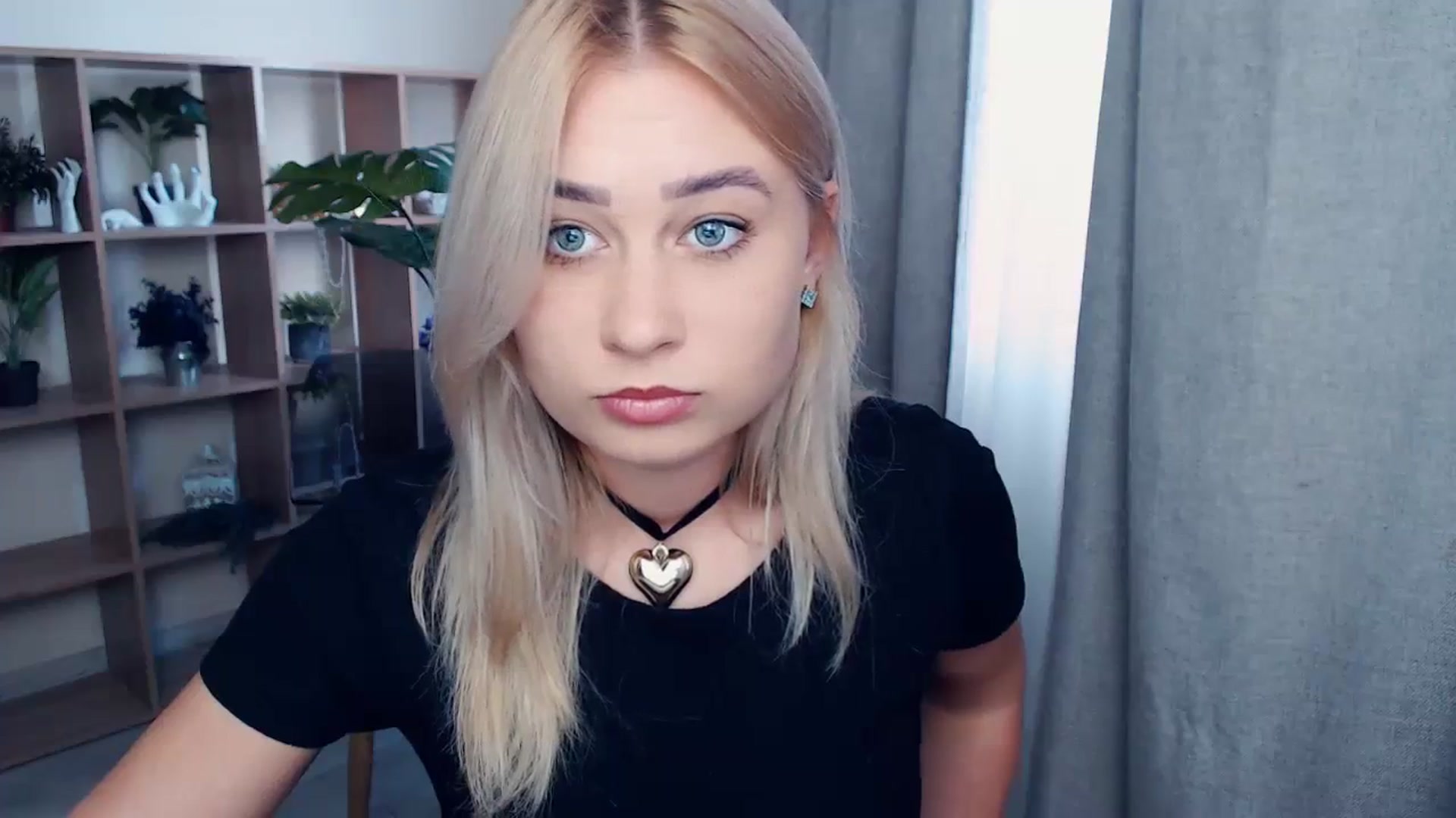 Gallery image thumbnail from Kukla_kolduna's myfreecams stream on, 10/12/2023, 14:26 image 8 of 20