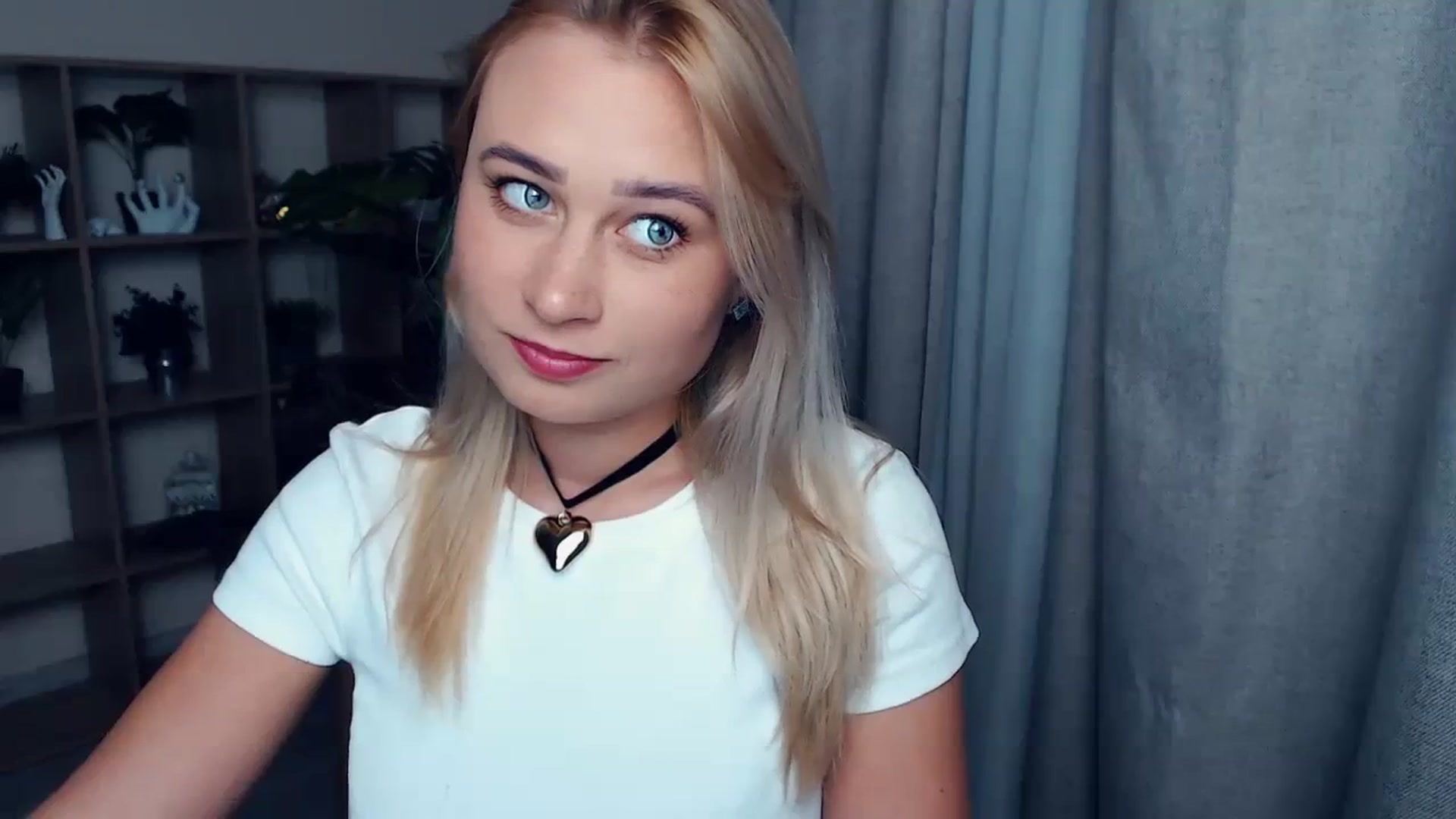 Gallery image thumbnail from Kukla_kolduna's myfreecams stream on, 10/13/2023, 16:41 image 8 of 20