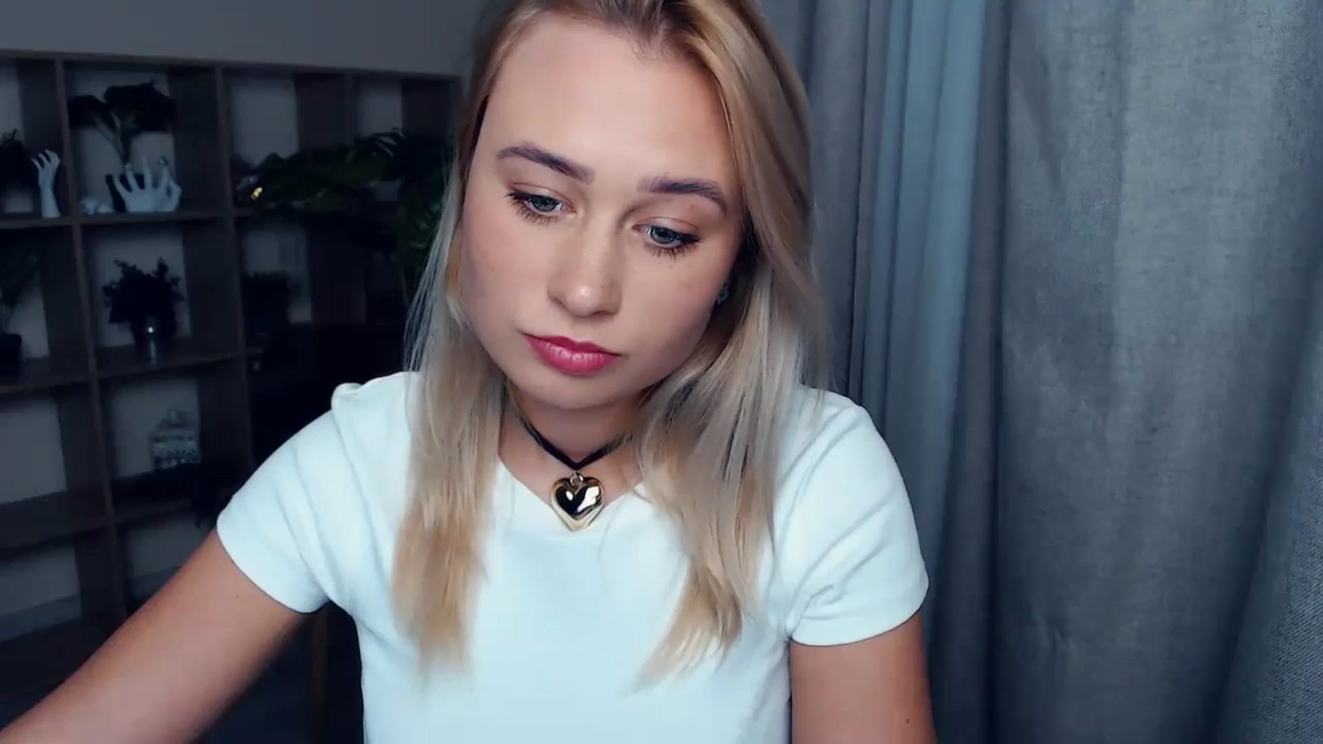 Gallery image thumbnail from Kukla_kolduna's myfreecams stream on, 10/13/2023, 16:41 image 5 of 20