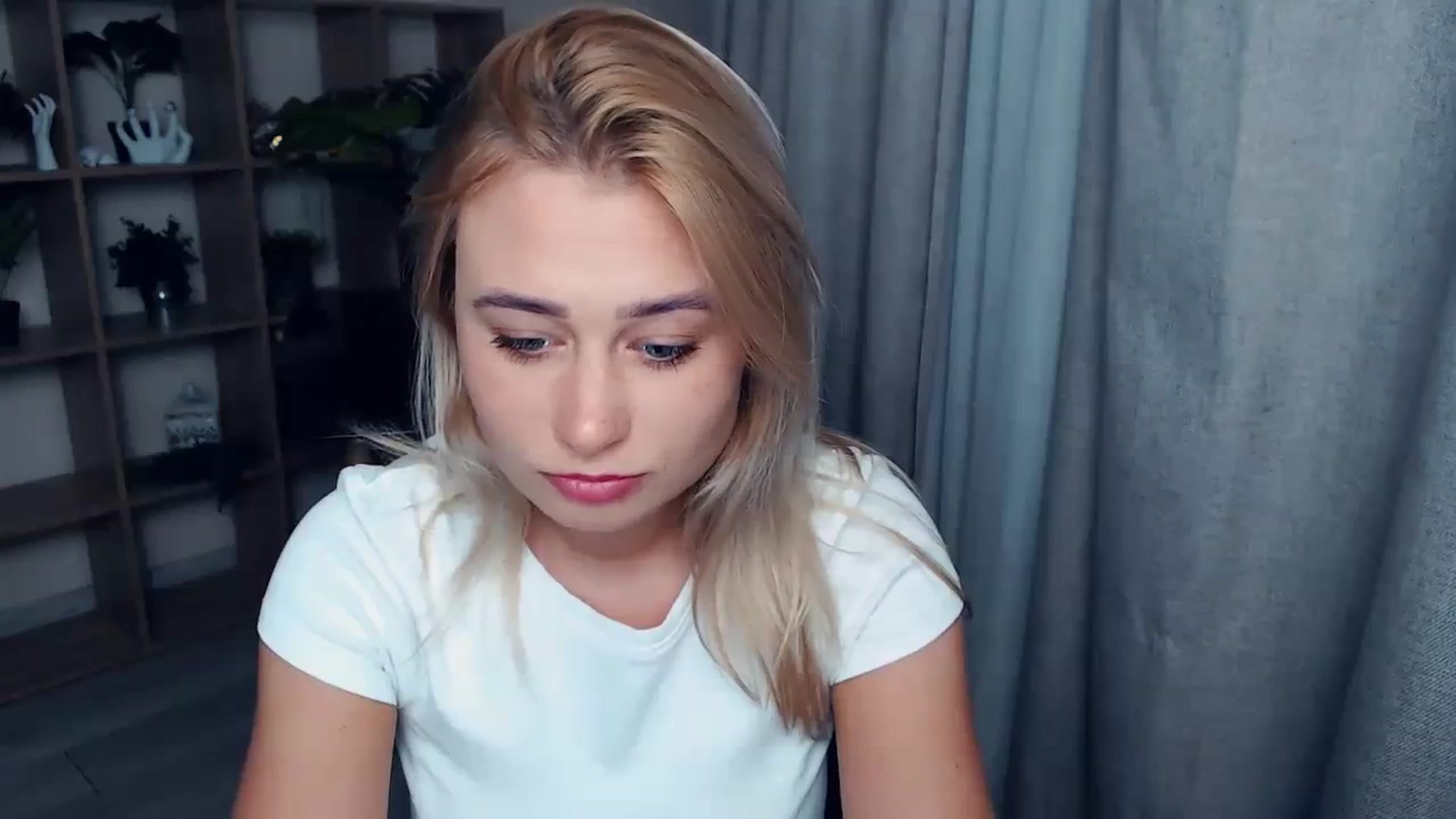 Gallery image thumbnail from Kukla_kolduna's myfreecams stream on, 10/13/2023, 16:41 image 14 of 20