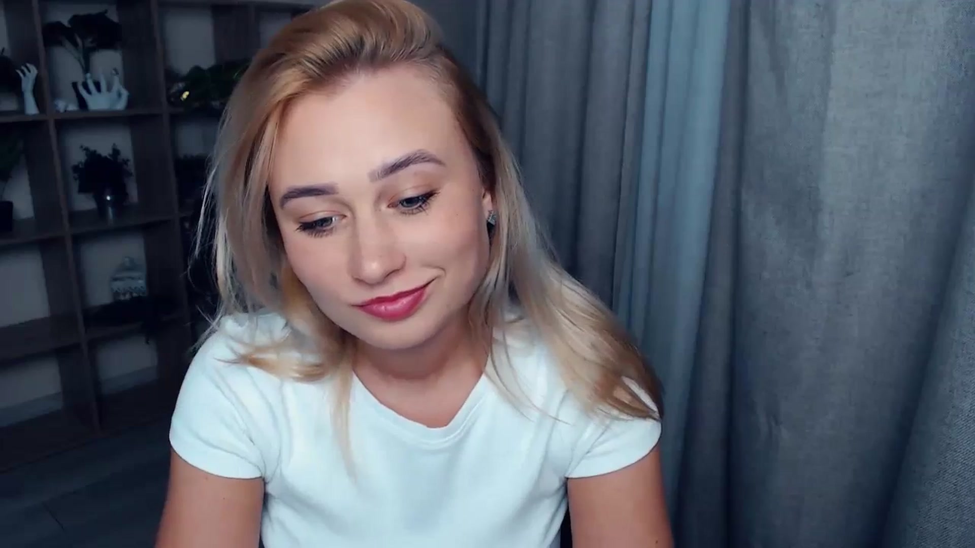 Gallery image thumbnail from Kukla_kolduna's myfreecams stream on, 10/13/2023, 16:41 image 11 of 20