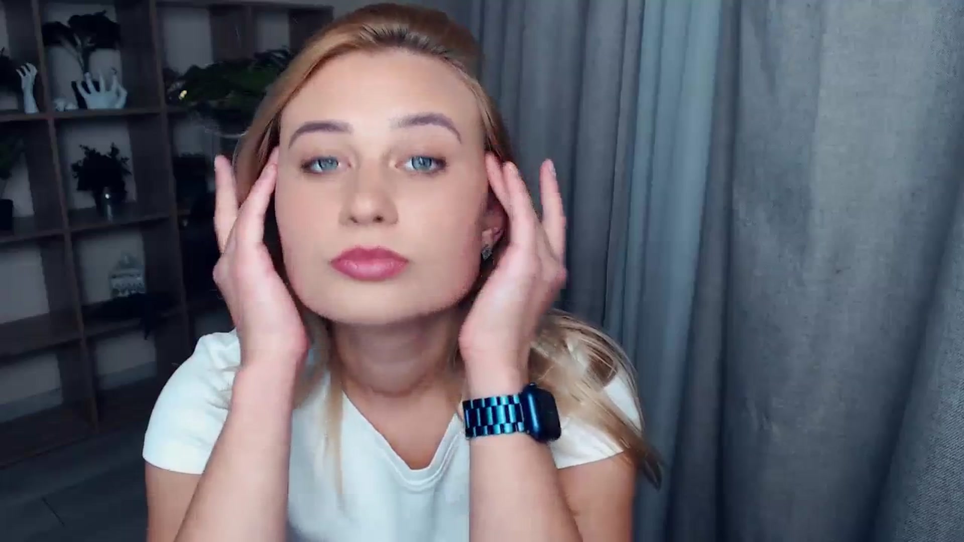 Gallery image thumbnail from Kukla_kolduna's myfreecams stream on, 10/13/2023, 16:41 image 12 of 20