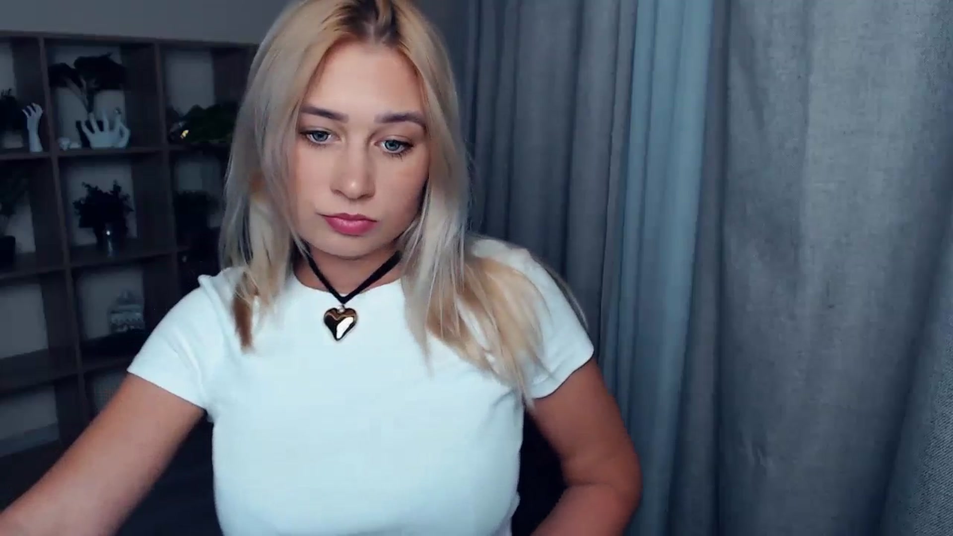 Gallery image thumbnail from Kukla_kolduna's myfreecams stream on, 10/13/2023, 16:41 image 9 of 20