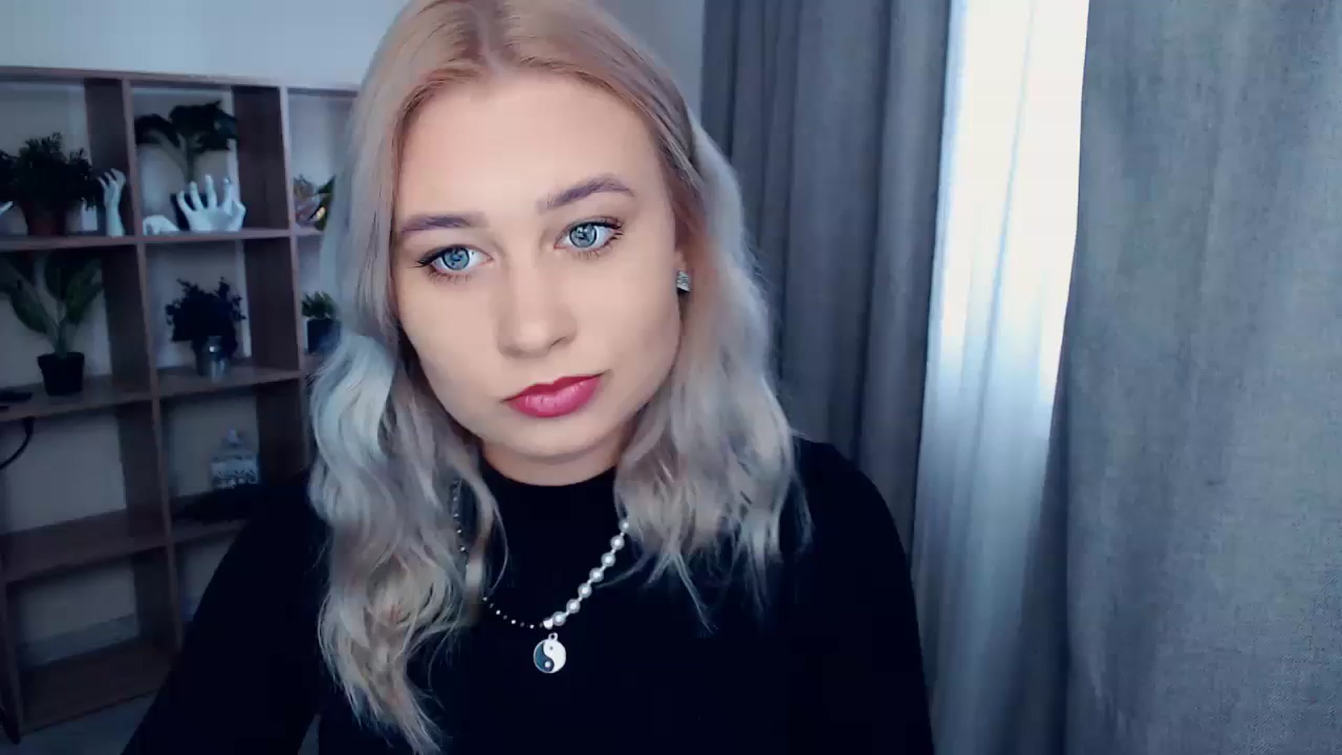 Gallery image thumbnail from Kukla_kolduna's myfreecams stream on, 10/15/2023, 11:45 image 10 of 20