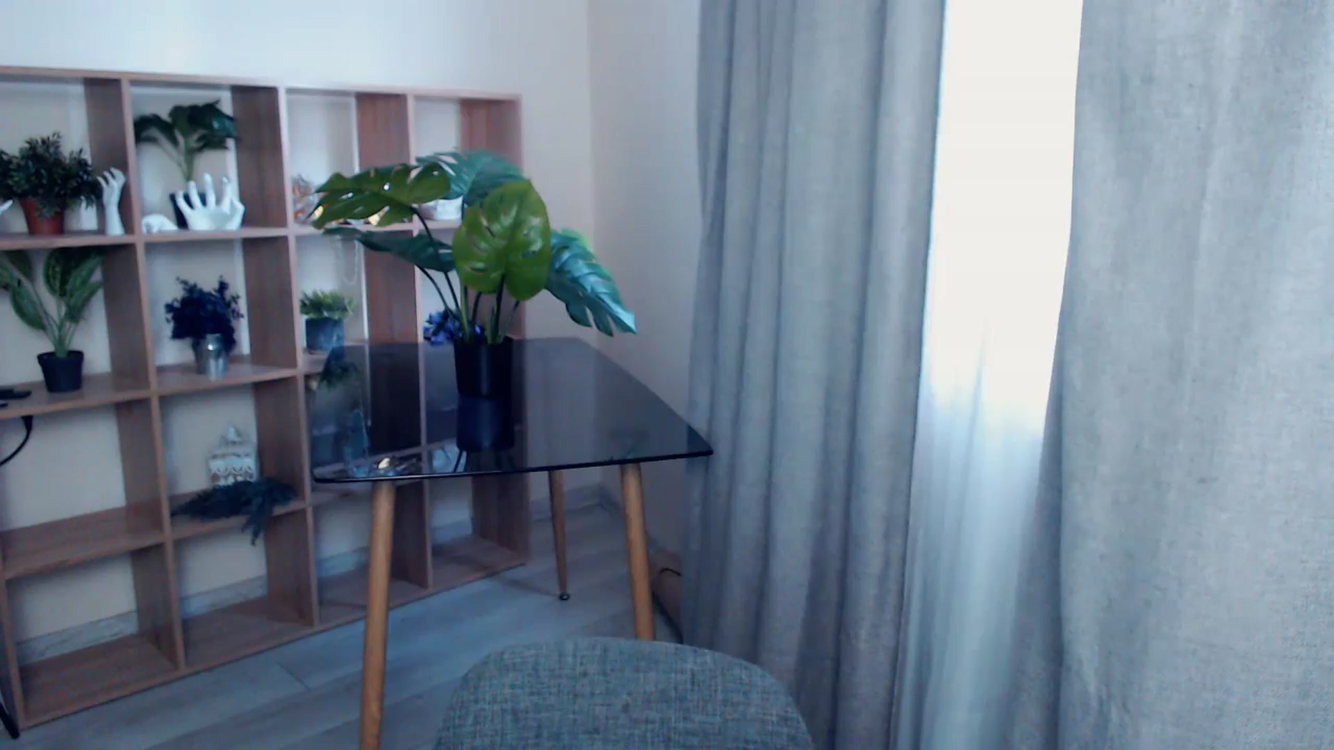 Gallery image thumbnail from Kukla_kolduna's myfreecams stream on, 10/15/2023, 11:45 image 12 of 20