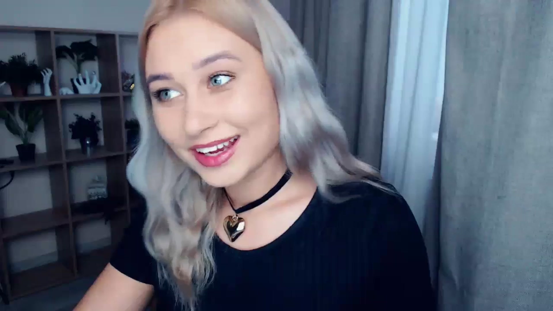 Gallery image thumbnail from Kukla_kolduna's myfreecams stream on, 10/15/2023, 14:31 image 7 of 20
