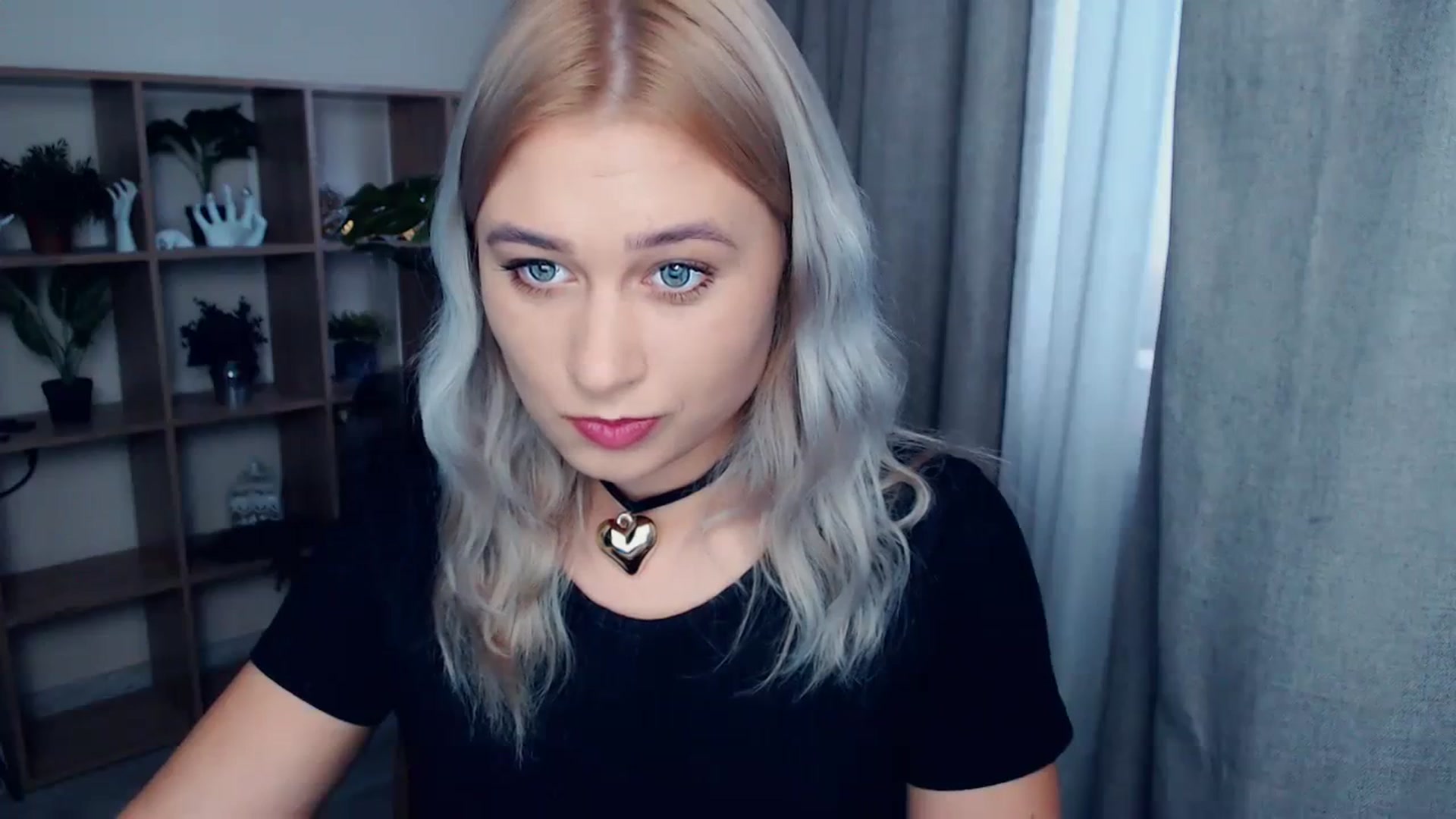 Gallery image thumbnail from Kukla_kolduna's myfreecams stream on, 10/15/2023, 14:31 image 4 of 20
