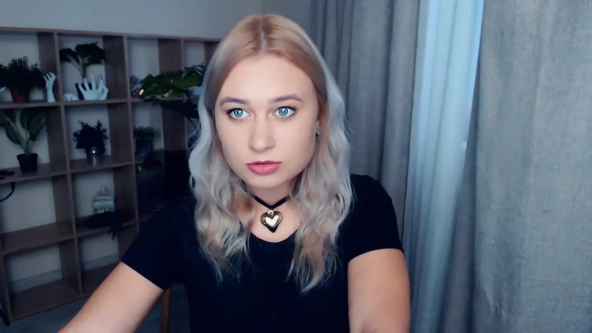 Gallery image thumbnail from Kukla_kolduna's myfreecams stream on, 10/15/2023, 14:31 image 18 of 20