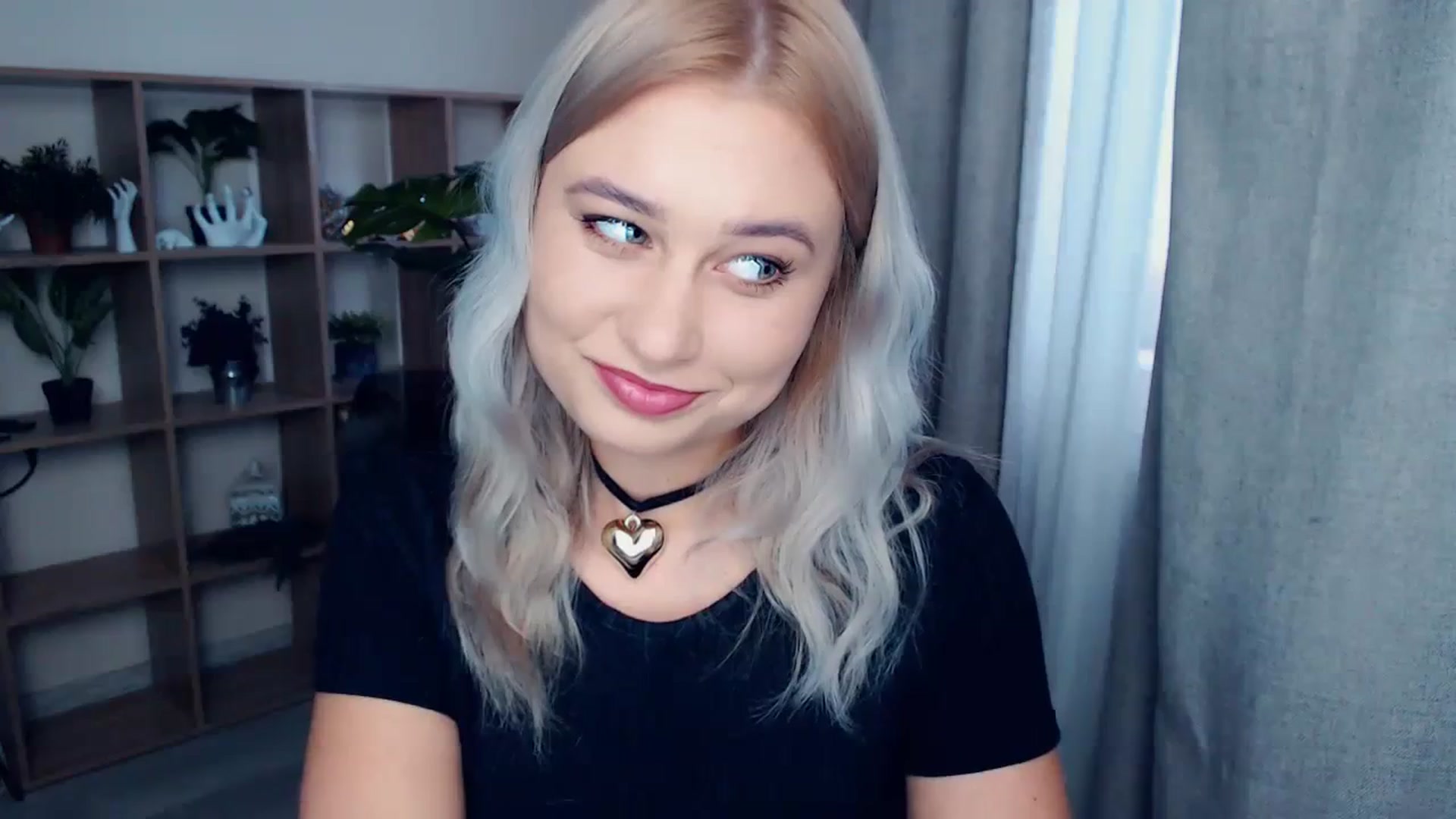 Gallery image thumbnail from Kukla_kolduna's myfreecams stream on, 10/15/2023, 14:31 image 3 of 20
