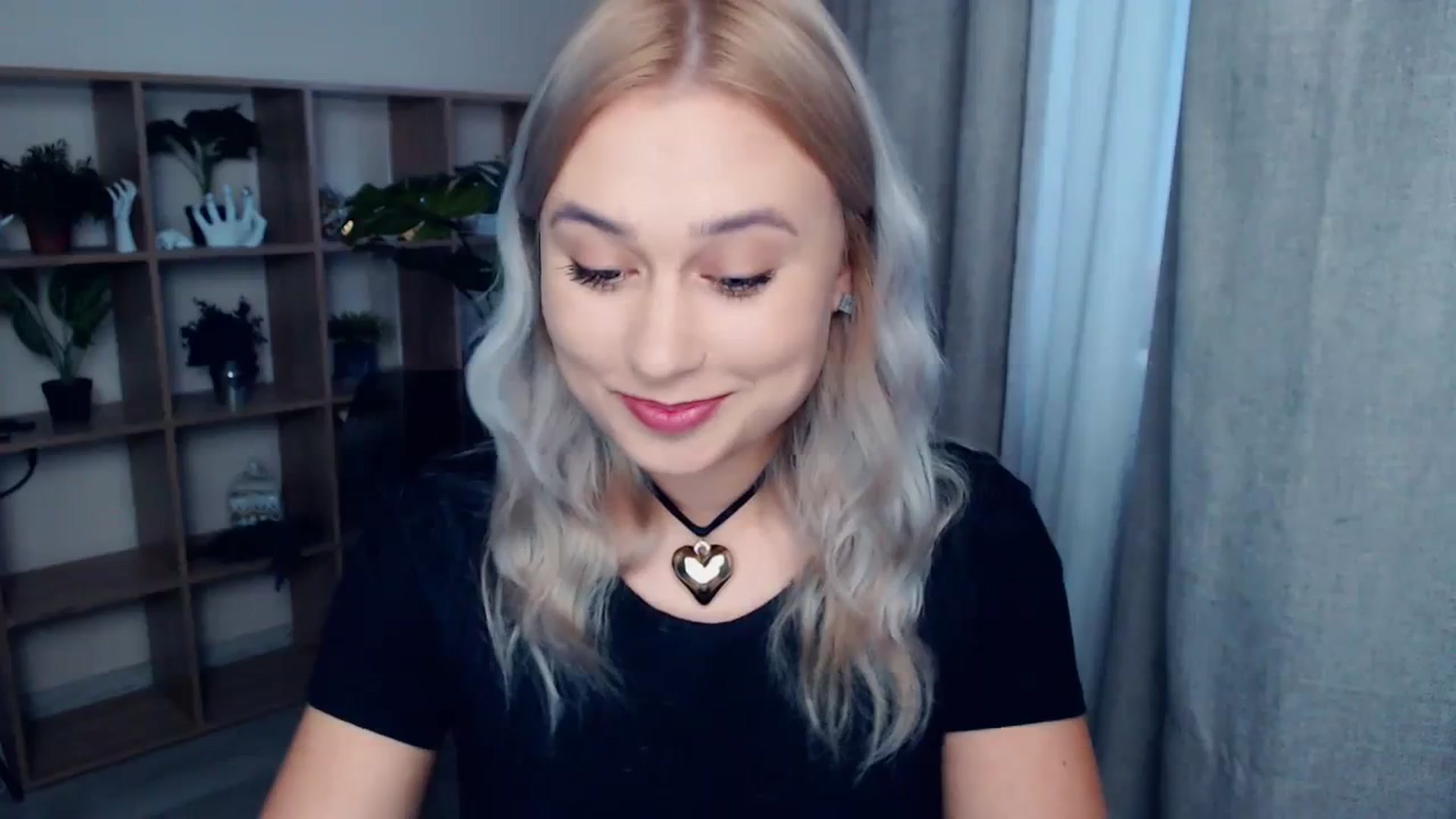 Gallery image thumbnail from Kukla_kolduna's myfreecams stream on, 10/15/2023, 14:31 image 15 of 20