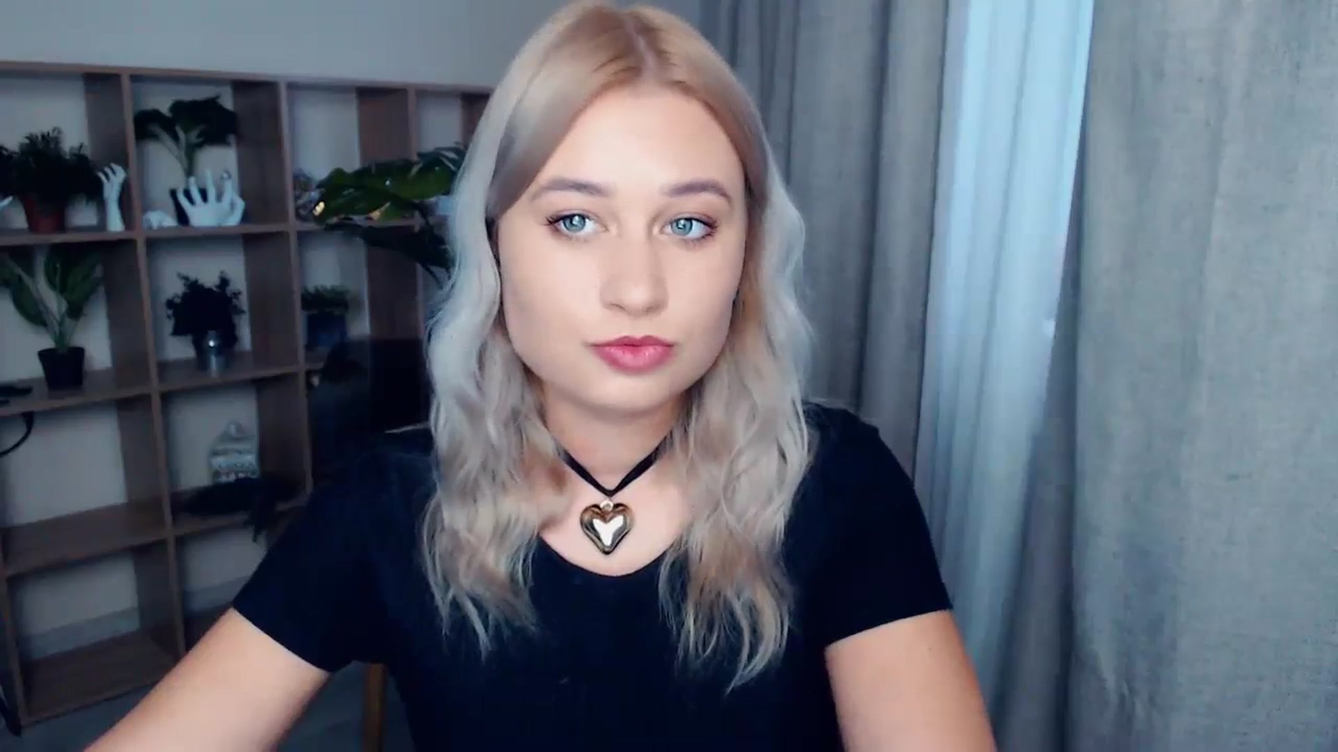 Gallery image thumbnail from Kukla_kolduna's myfreecams stream on, 10/15/2023, 14:31 image 16 of 20