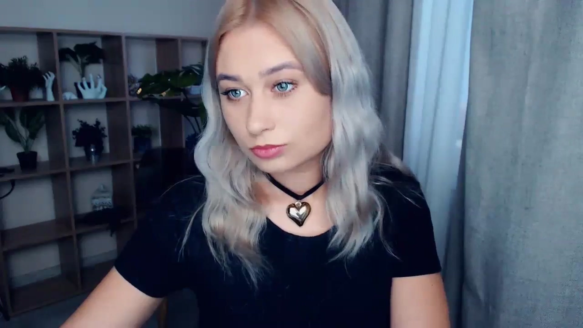 Gallery image thumbnail from Kukla_kolduna's myfreecams stream on, 10/15/2023, 14:31 image 10 of 20