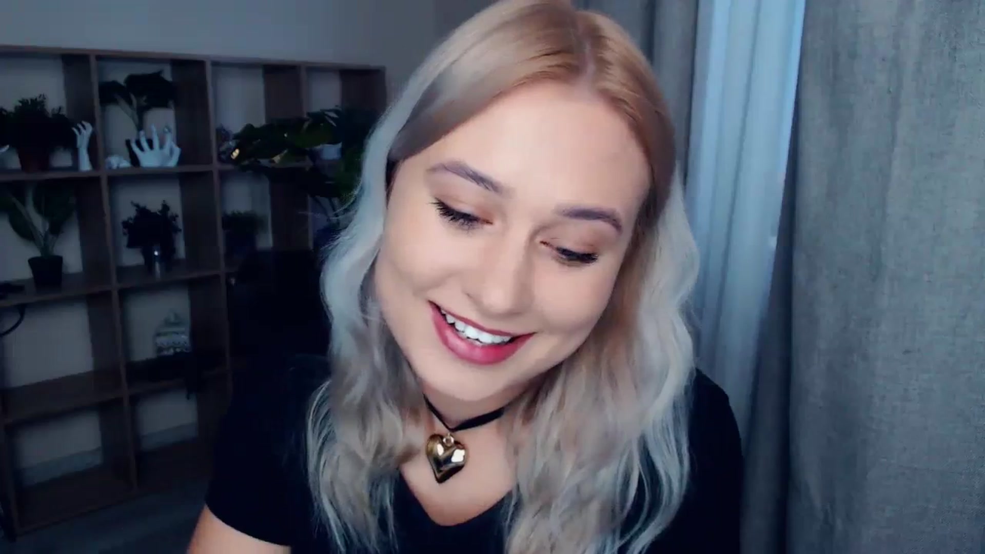 Gallery image thumbnail from Kukla_kolduna's myfreecams stream on, 10/15/2023, 14:31 image 17 of 20