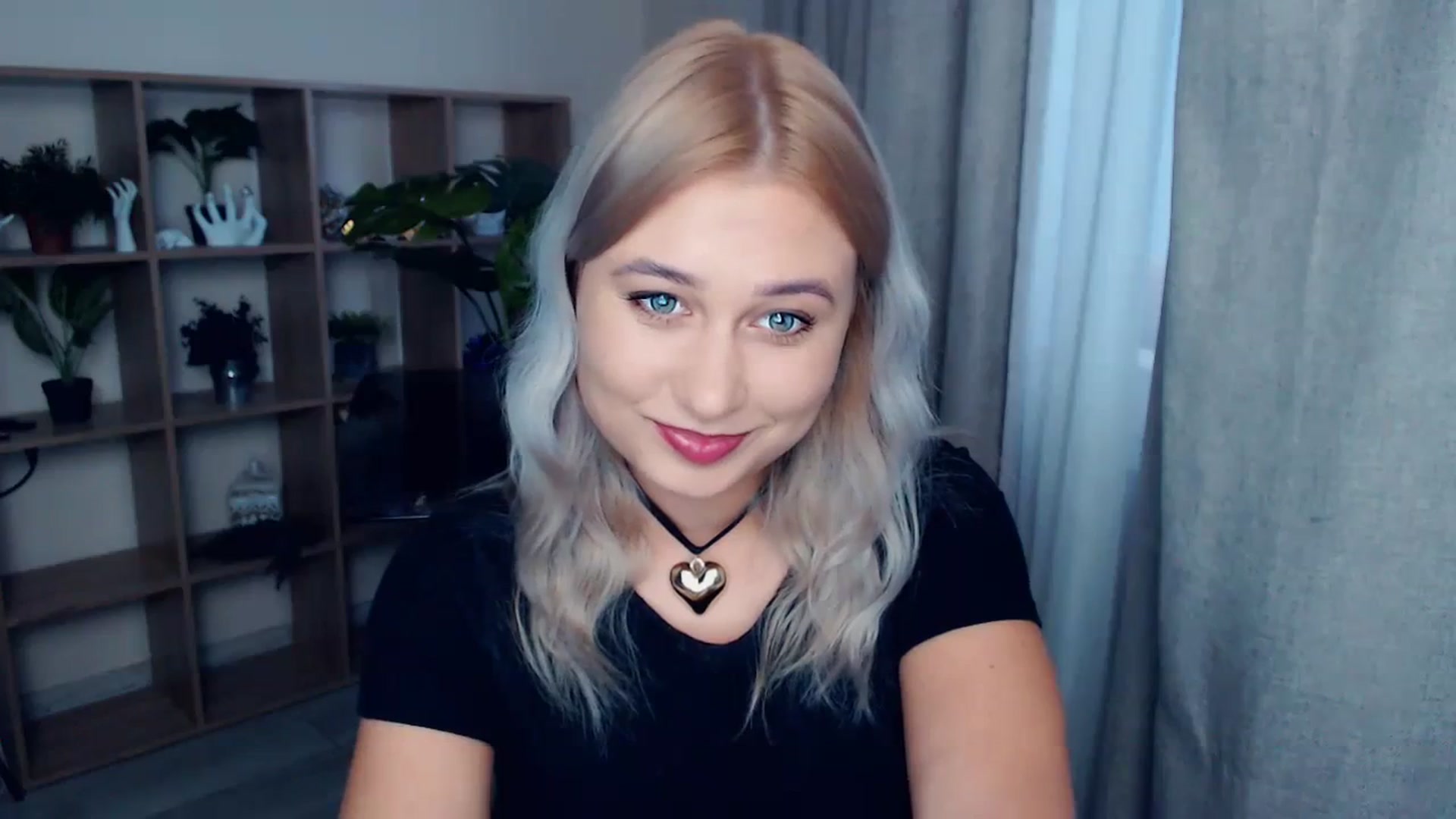 Gallery image thumbnail from Kukla_kolduna's myfreecams stream on, 10/15/2023, 14:31 image 12 of 20