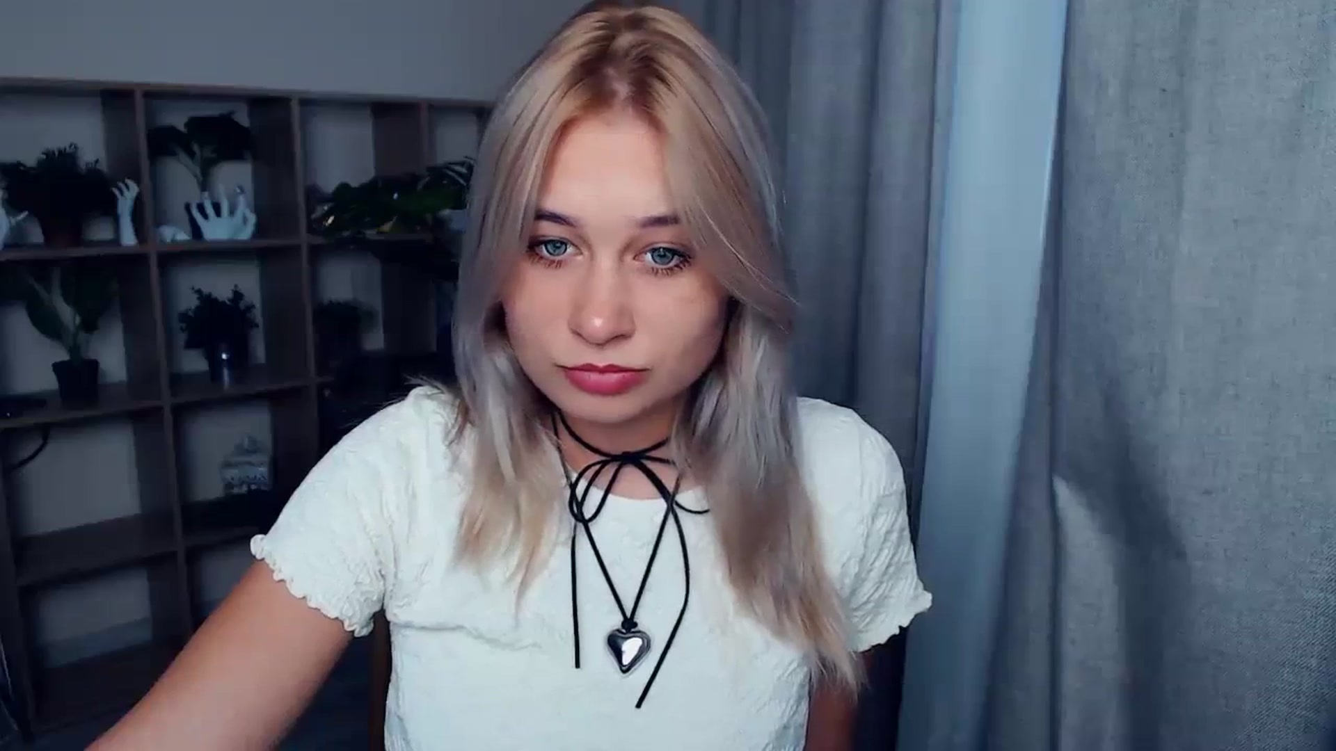Gallery image thumbnail from Kukla_kolduna's myfreecams stream on, 10/16/2023, 14:53 image 5 of 20