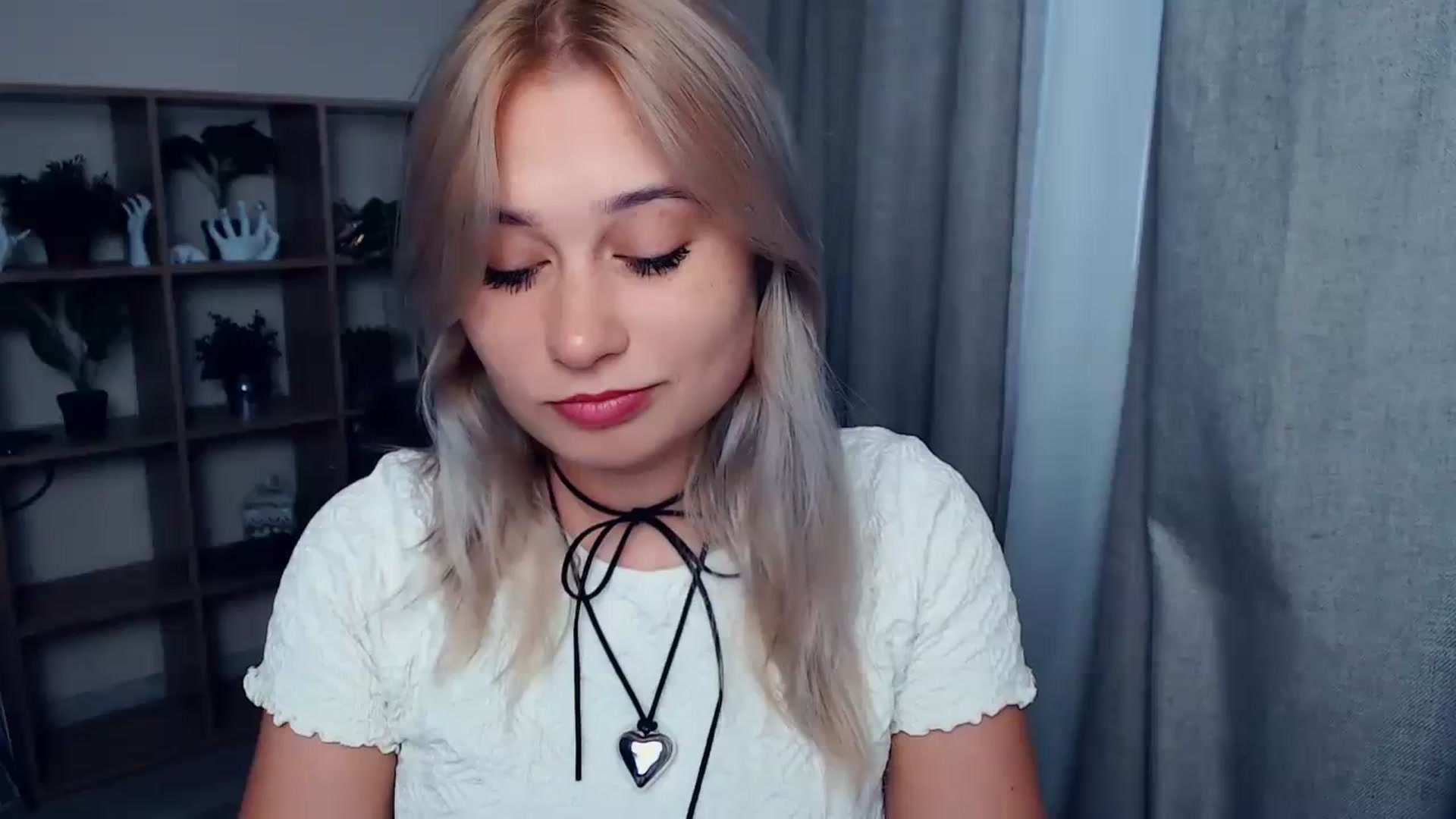 Gallery image thumbnail from Kukla_kolduna's myfreecams stream on, 10/16/2023, 14:53 image 6 of 20