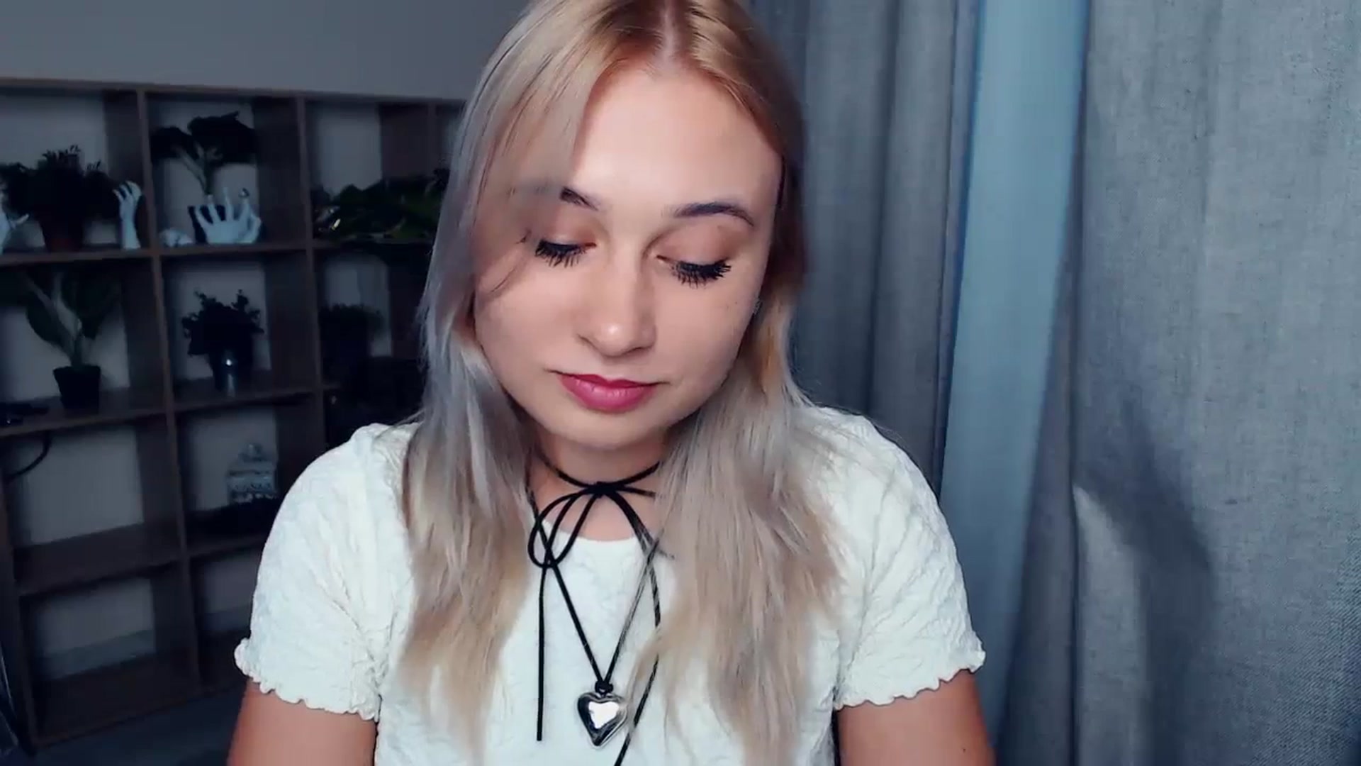 Gallery image thumbnail from Kukla_kolduna's myfreecams stream on, 10/16/2023, 14:53 image 19 of 20